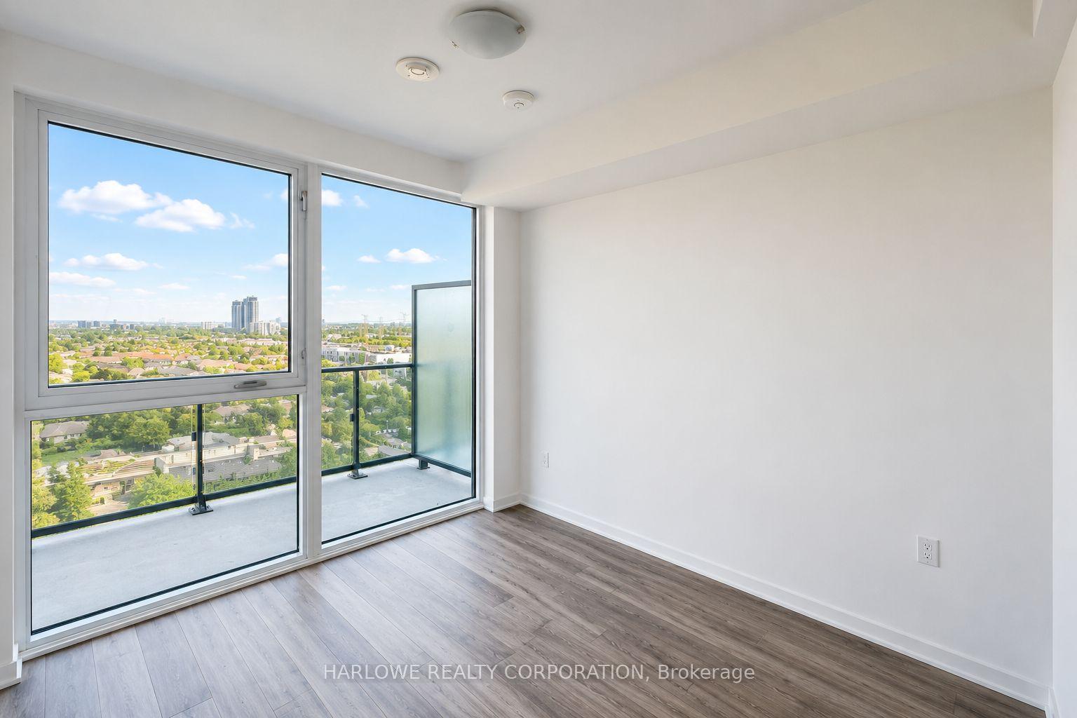 Photo 4 of Unit 1607, 105 Oneida Crescent, Richmond Hill, Langstaff — HOMEH