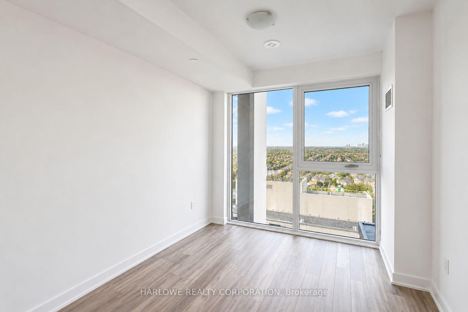 Photo 5 of Unit 1607, 105 Oneida Crescent, Richmond Hill, Langstaff — HOMEH