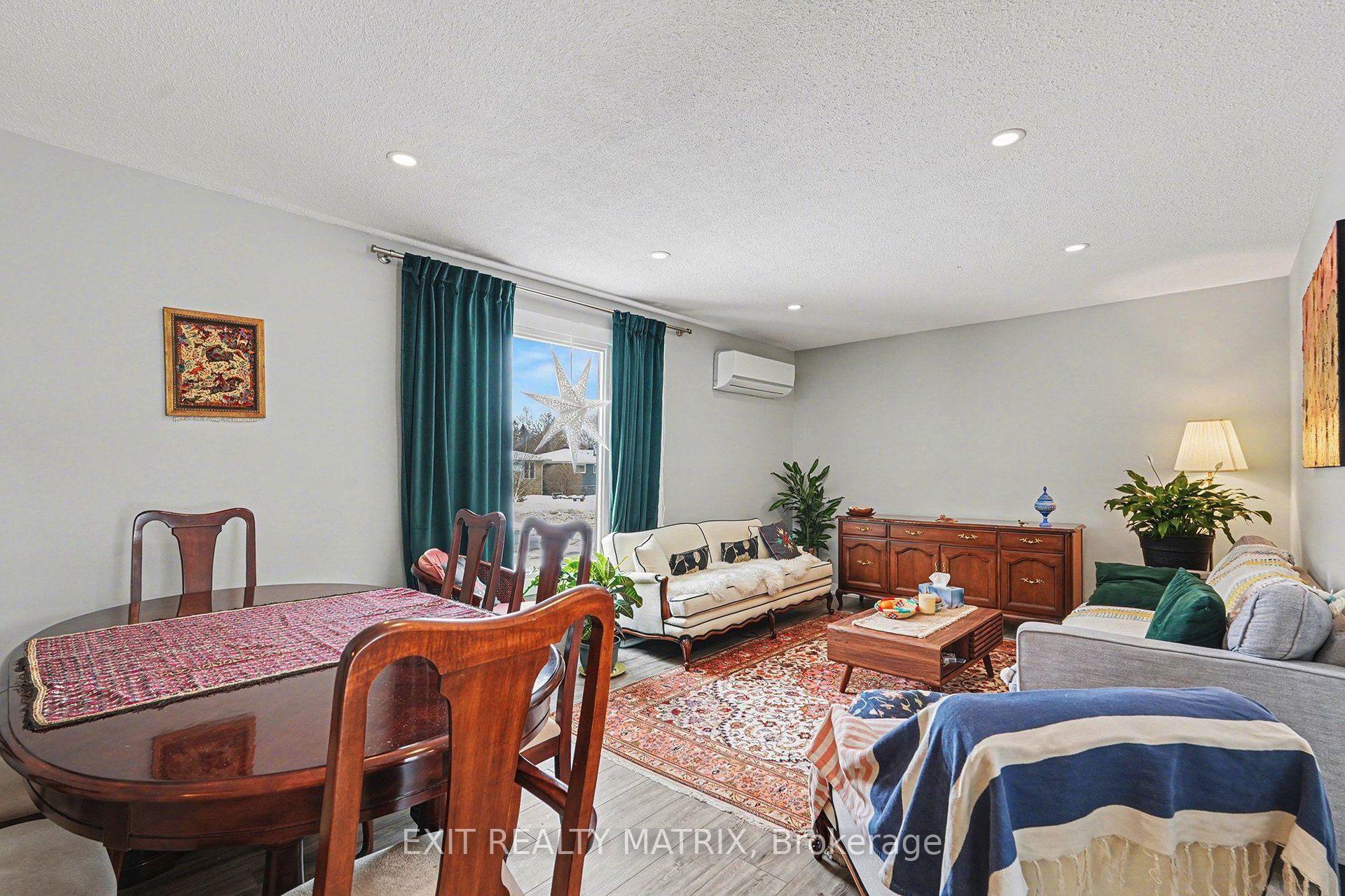 Photo 5 of 91 Sheldrake Drive, Ottawa, Kanata - Glencairn/Hazeldean — HOMEH
