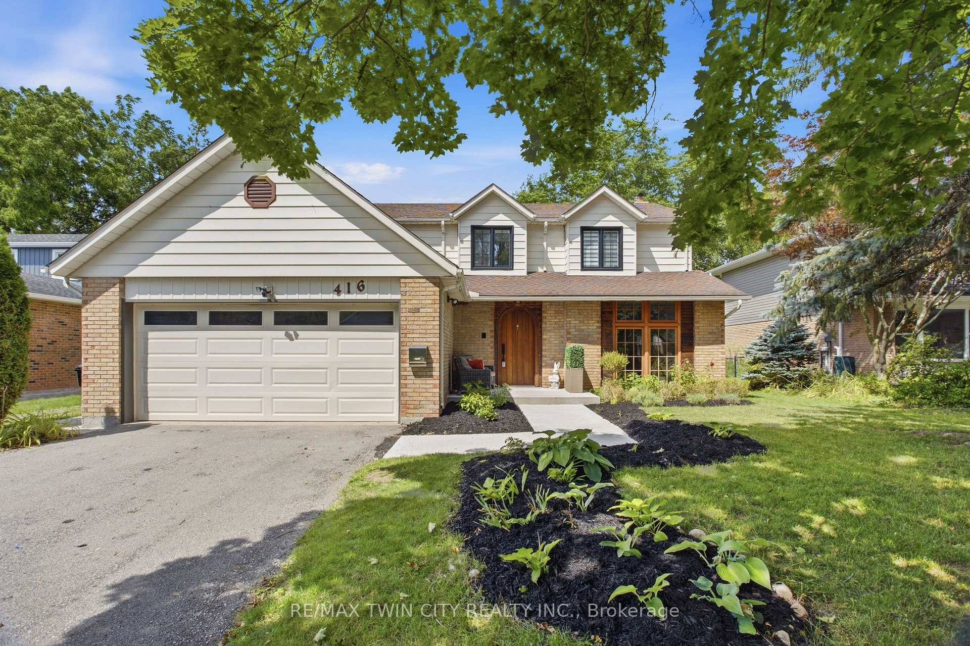 Photo 3 of 416 Clairbrook Crescent, Waterloo, Upper Beechwood — HOMEH