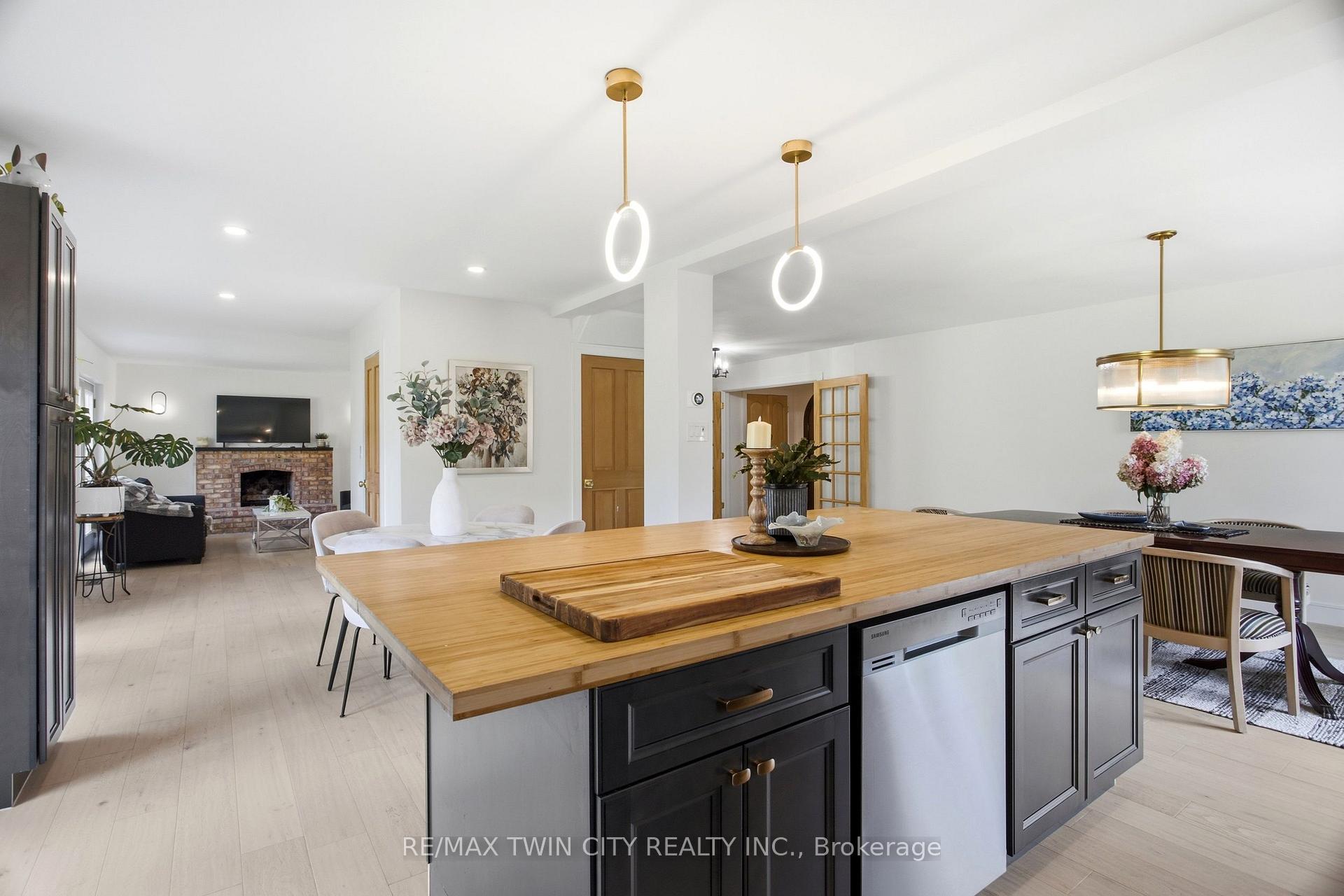 Photo 14 of 416 Clairbrook Crescent, Waterloo, Upper Beechwood — HOMEH