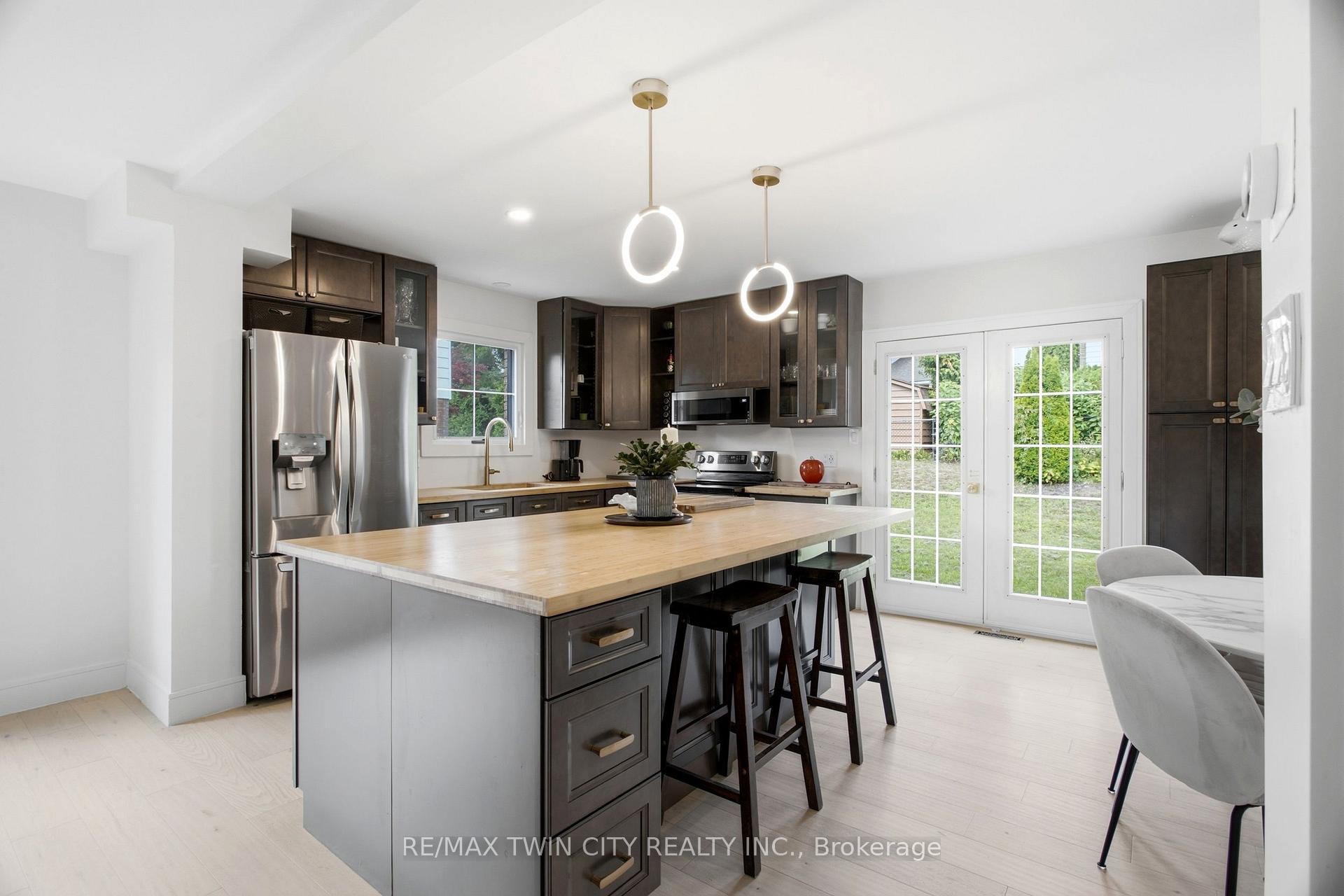 Photo 15 of 416 Clairbrook Crescent, Waterloo, Upper Beechwood — HOMEH