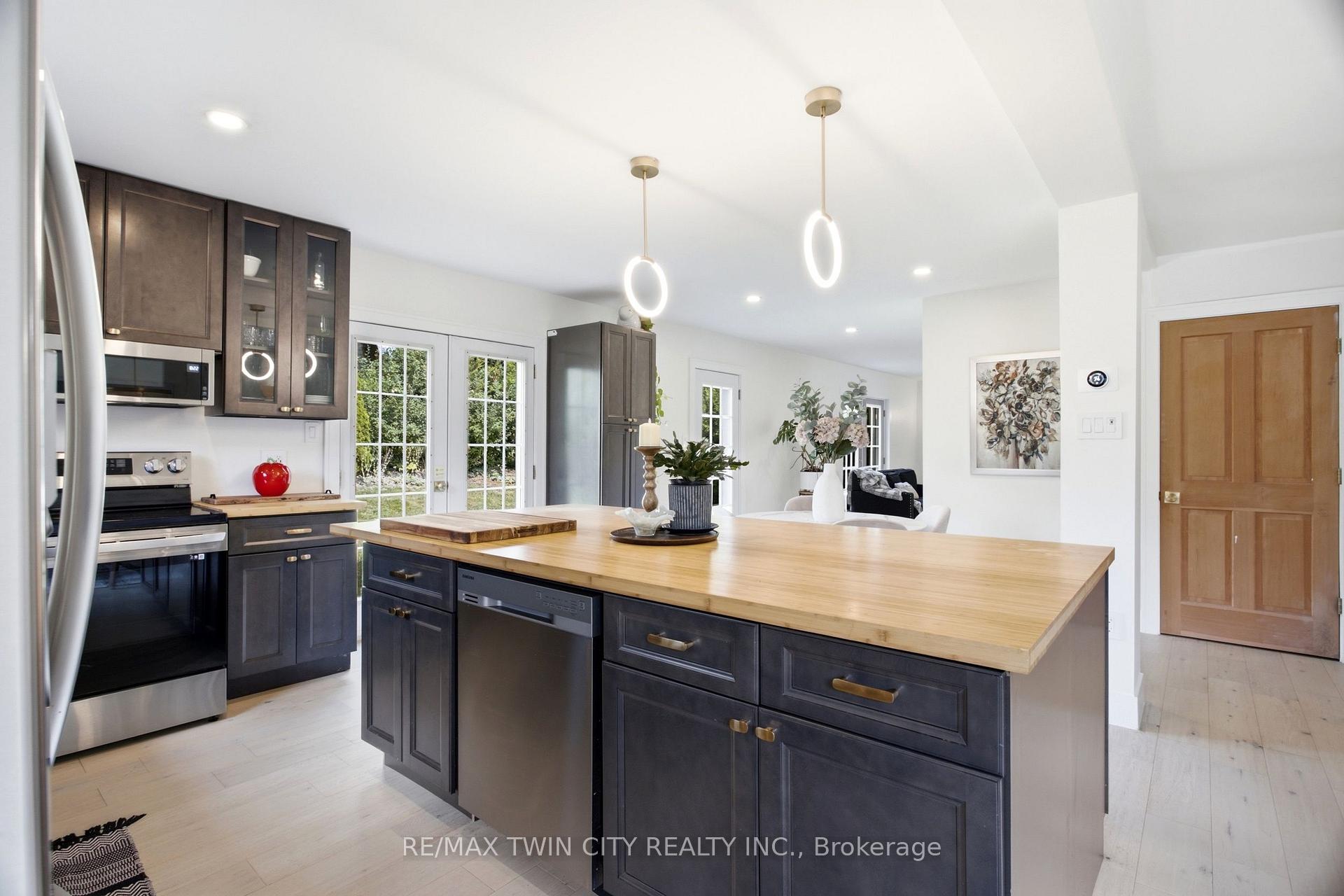Photo 16 of 416 Clairbrook Crescent, Waterloo, Upper Beechwood — HOMEH