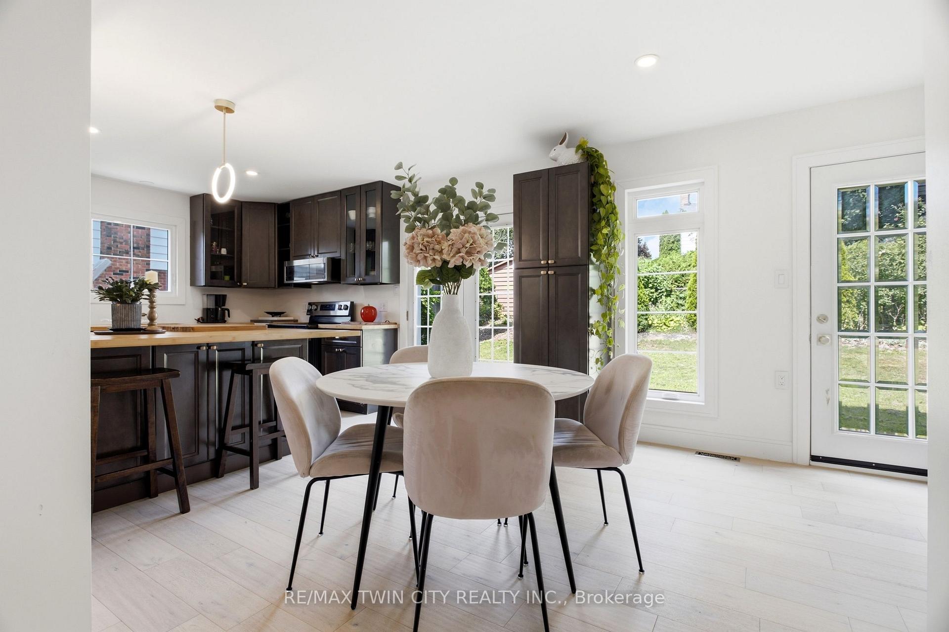 Photo 18 of 416 Clairbrook Crescent, Waterloo, Upper Beechwood — HOMEH