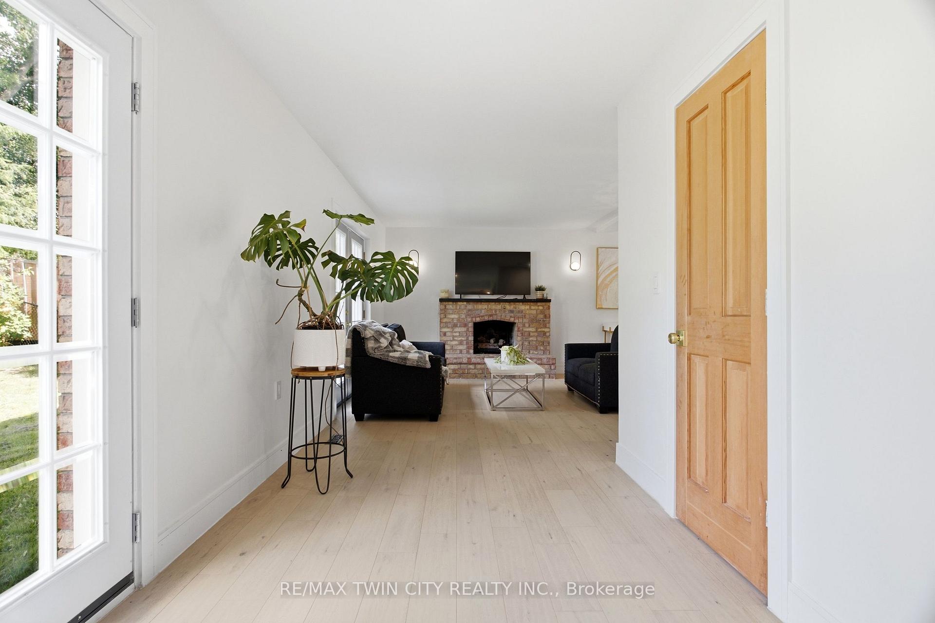 Photo 20 of 416 Clairbrook Crescent, Waterloo, Upper Beechwood — HOMEH