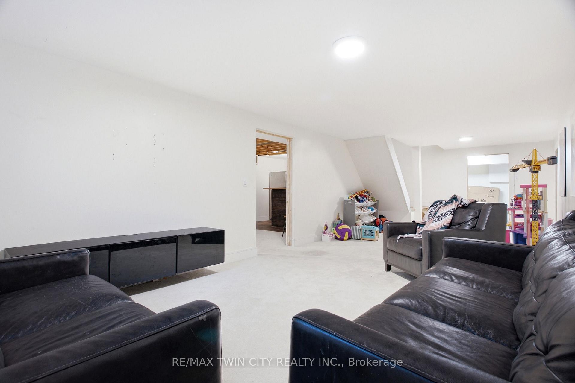 Photo 42 of 416 Clairbrook Crescent, Waterloo, Upper Beechwood — HOMEH