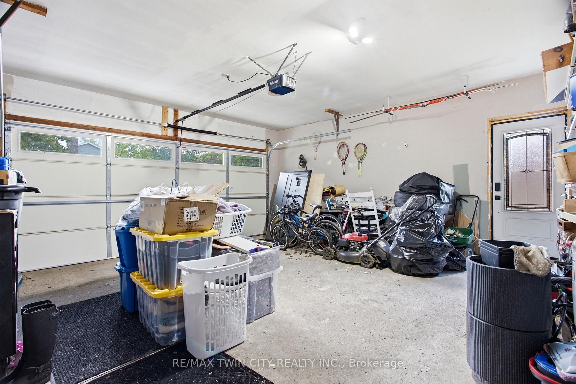 Photo 44 of 416 Clairbrook Crescent, Waterloo, Upper Beechwood — HOMEH