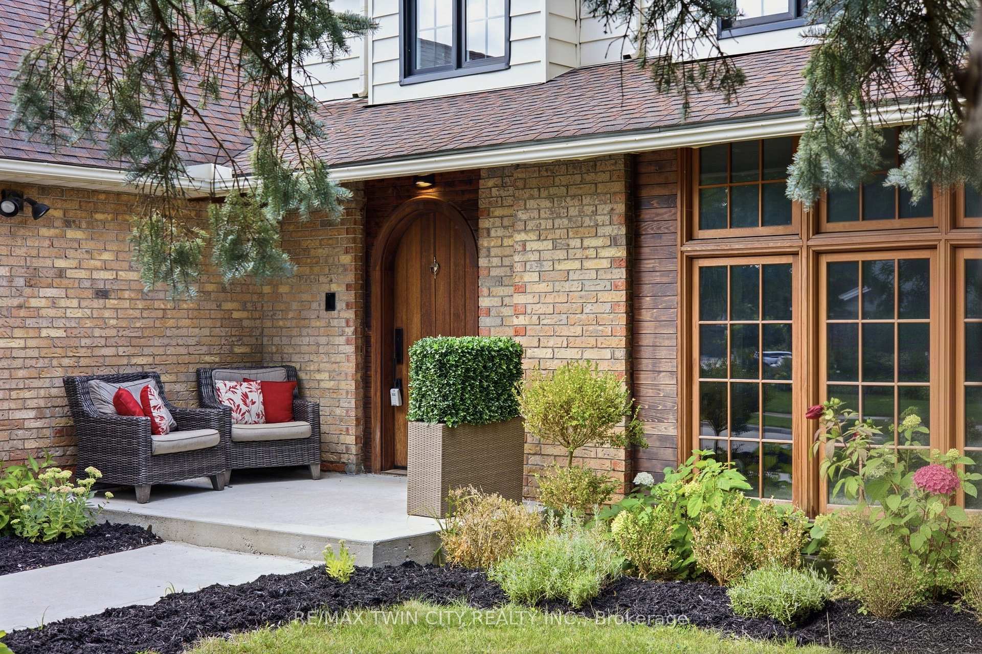 Photo 48 of 416 Clairbrook Crescent, Waterloo, Upper Beechwood — HOMEH