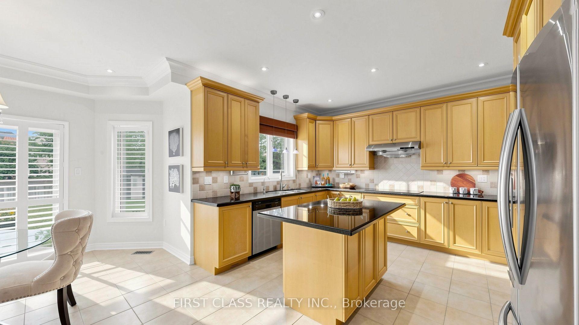 Photo 10 of 3292 Topeka Drive, Mississauga, Churchill Meadows — HOMEH