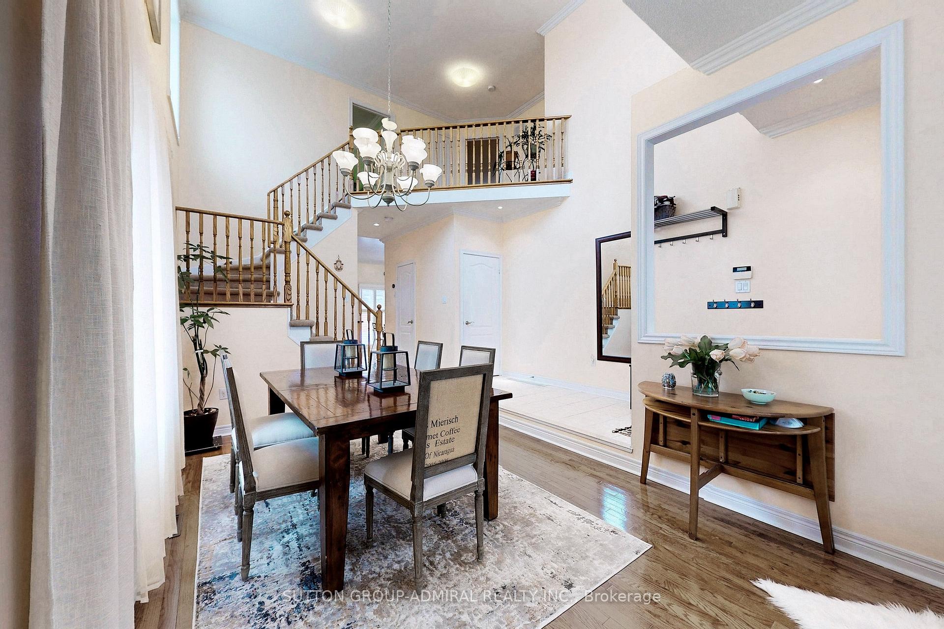 Photo 5 of 66 Tuscana Boulevard, Vaughan, Patterson — HOMEH
