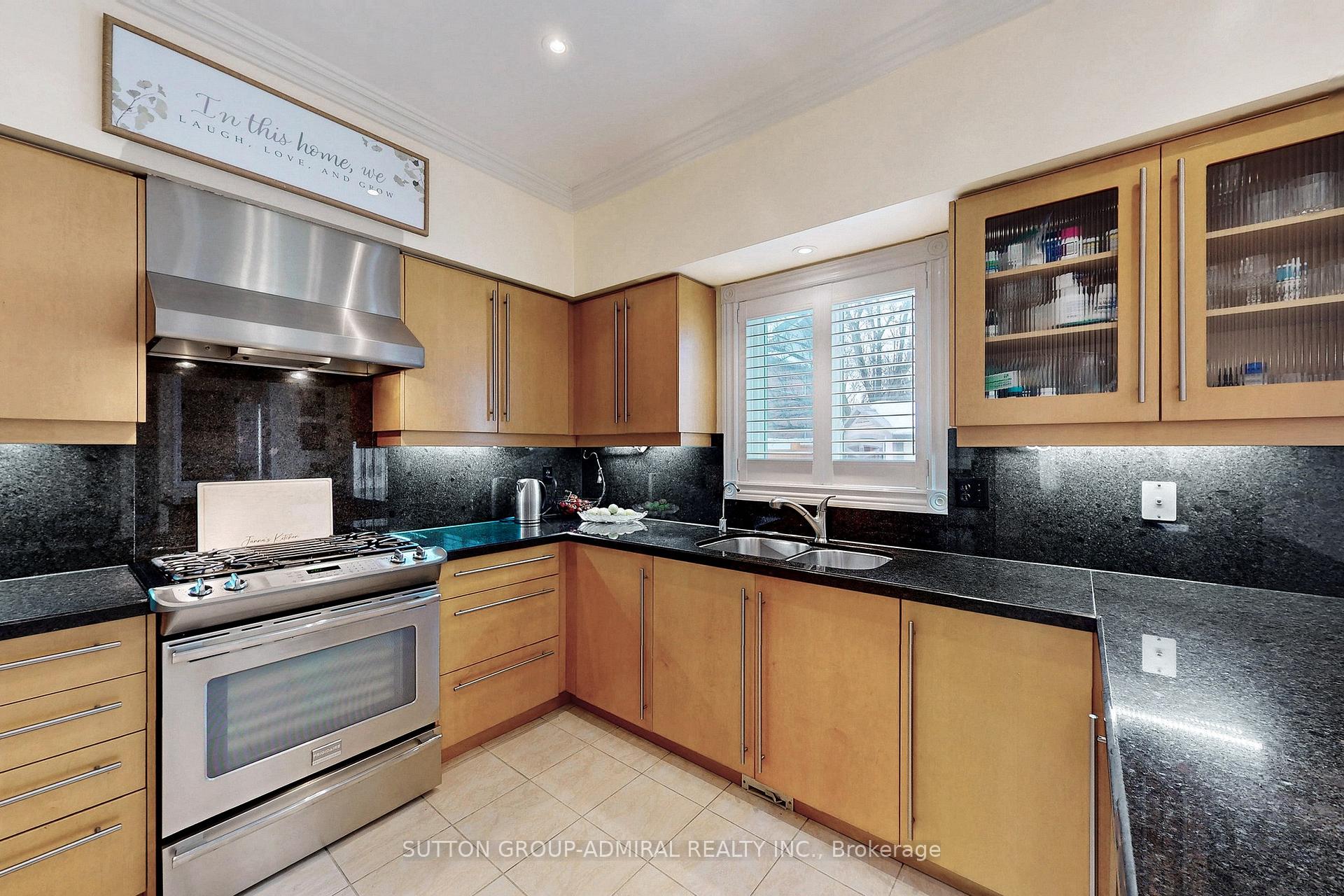 Photo 9 of 66 Tuscana Boulevard, Vaughan, Patterson — HOMEH