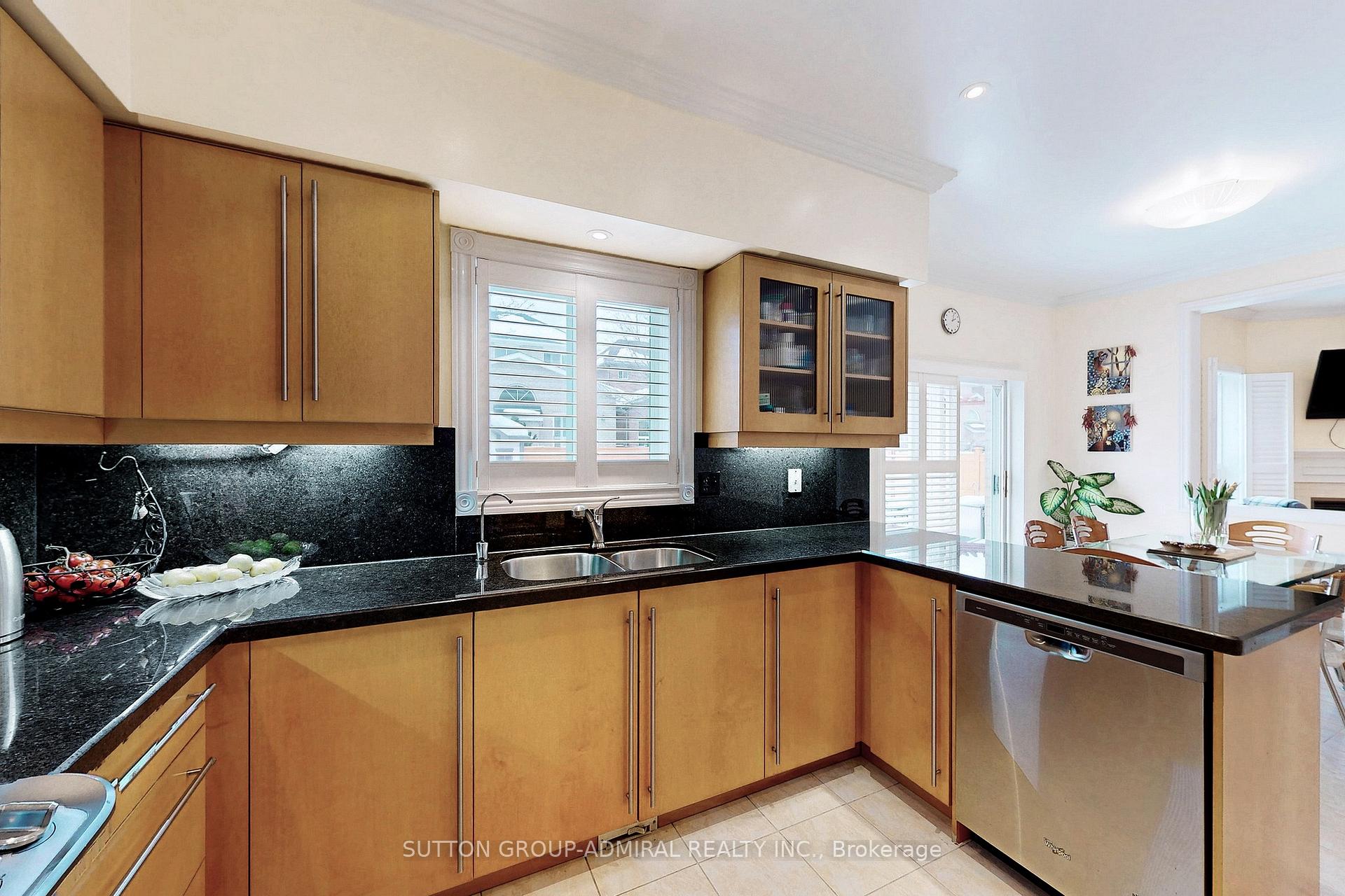 Photo 11 of 66 Tuscana Boulevard, Vaughan, Patterson — HOMEH