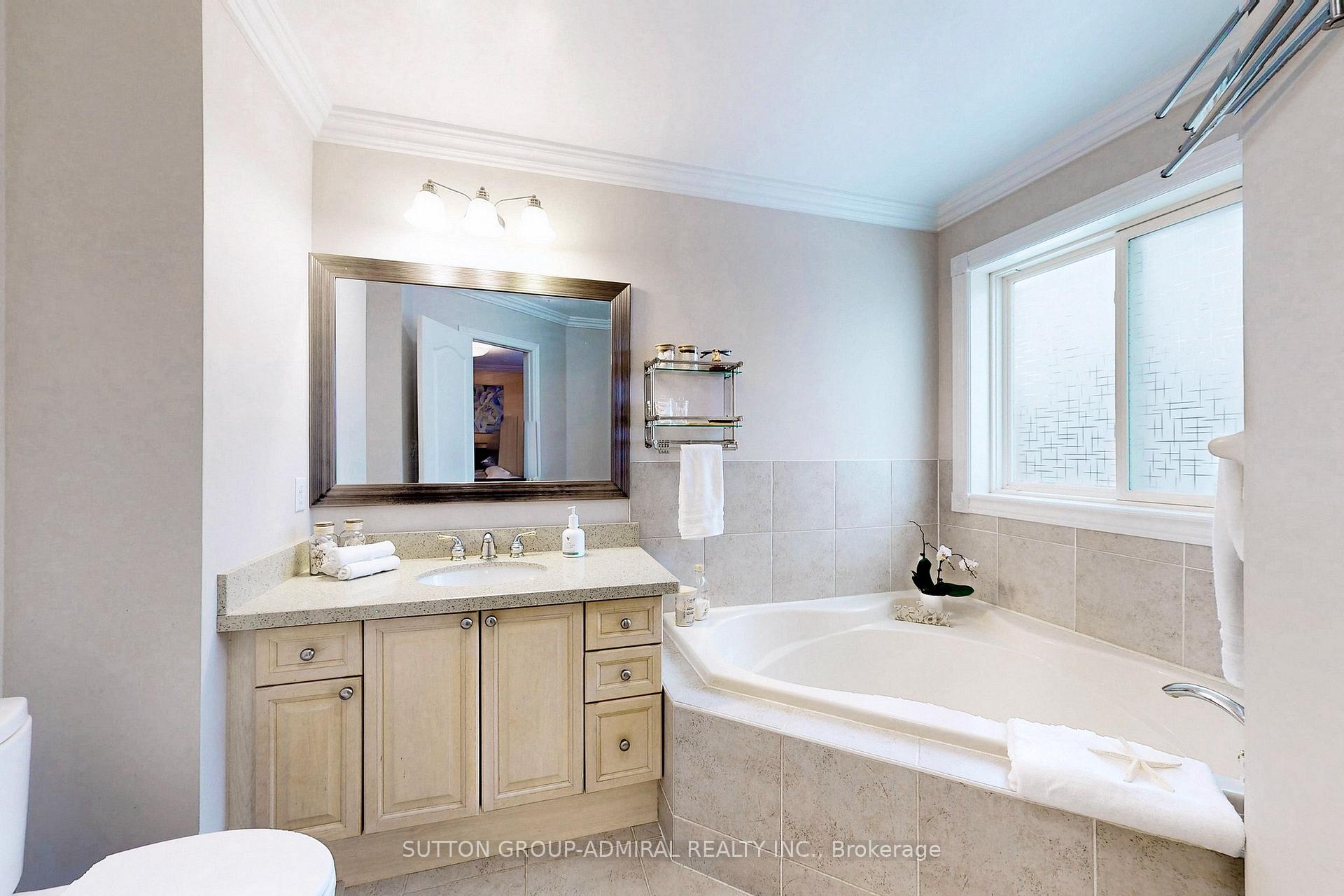 Photo 25 of 66 Tuscana Boulevard, Vaughan, Patterson — HOMEH