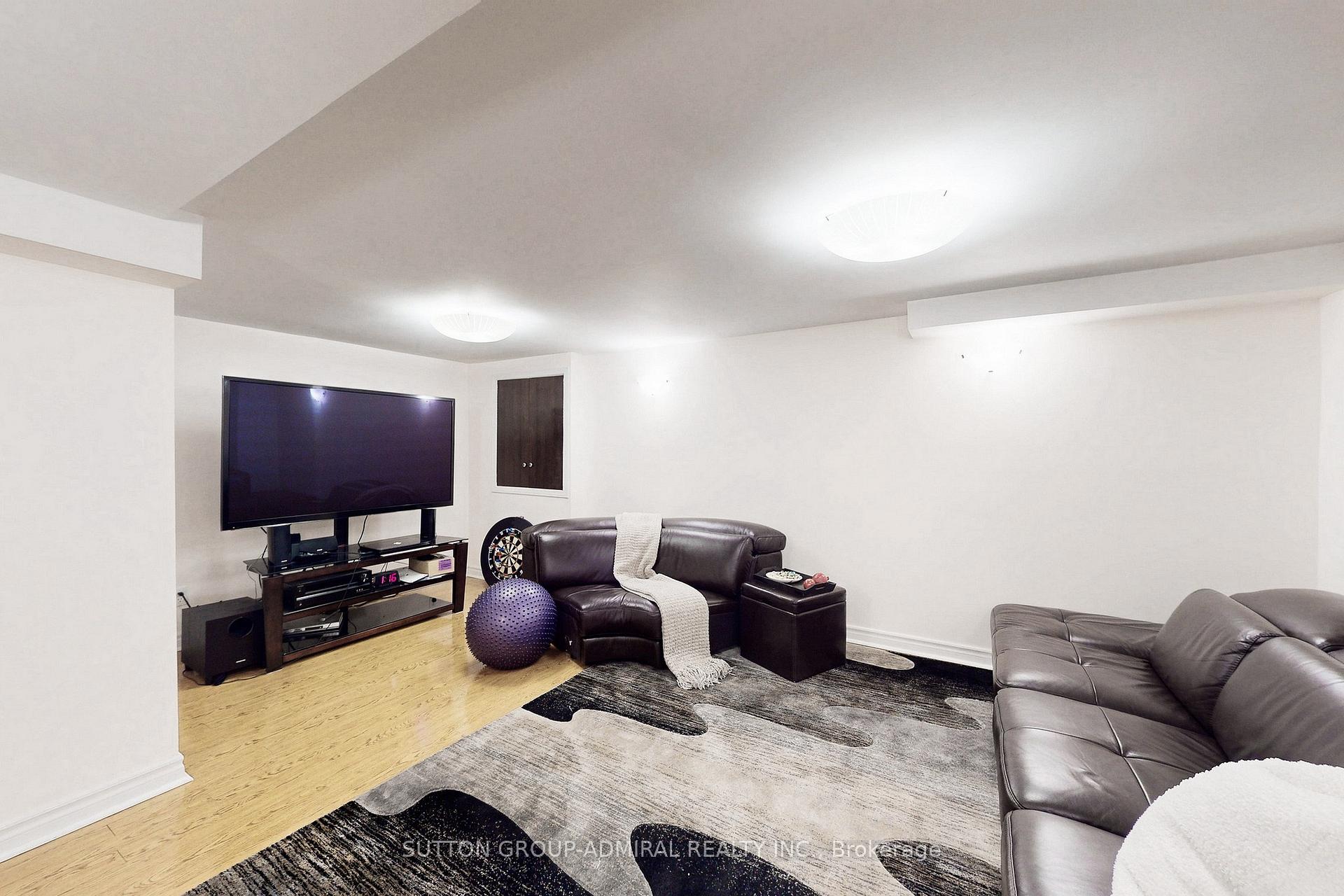 Photo 38 of 66 Tuscana Boulevard, Vaughan, Patterson — HOMEH