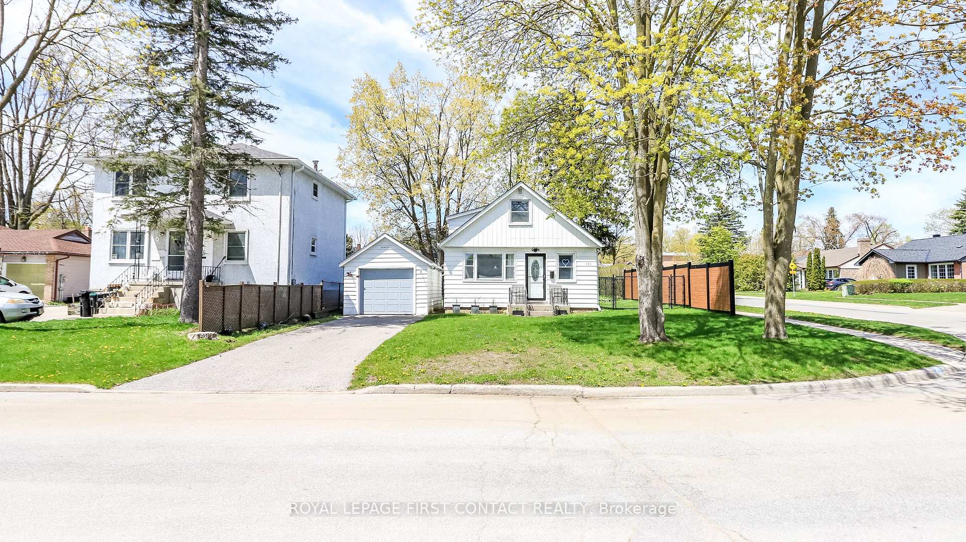 Photo 39 of 181 Napier Street, Barrie, Codrington — HOMEH