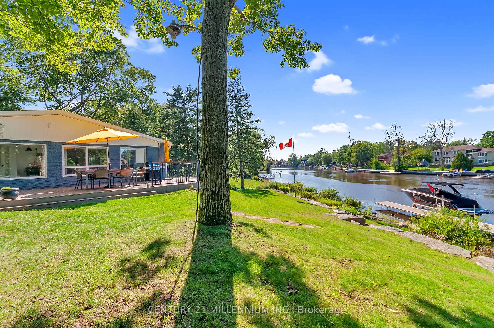 Photo 4 of 68 Edgewater Road, Wasaga Beach — HOMEH