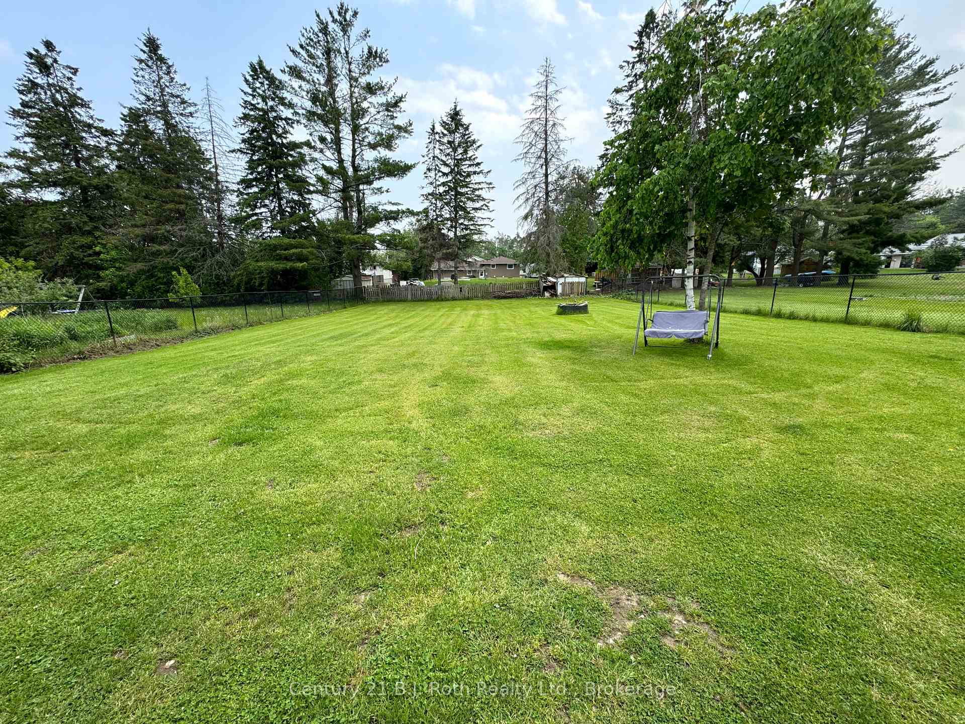 Photo 3 of 96 Jamieson Crescent, Oro-Medonte, Rural Oro-Medonte — HOMEH