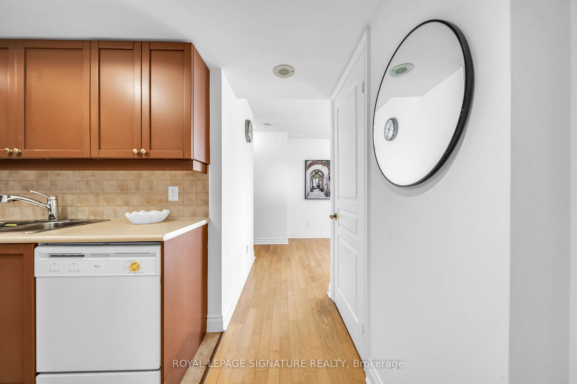 Photo 3 of Unit 2122, 15 Northtown Way, North York, Willowdale East — HOMEH