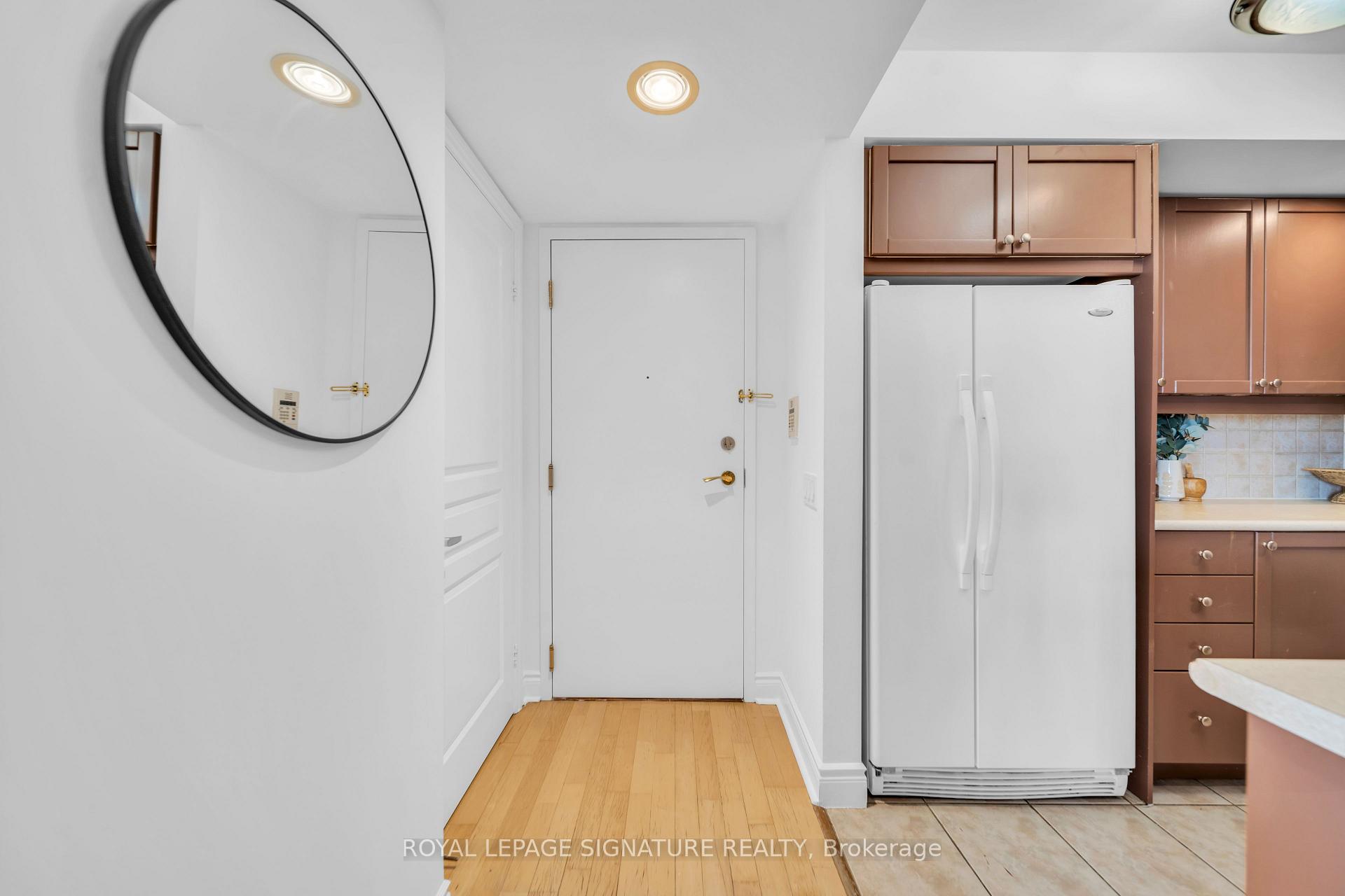 Photo 6 of Unit 2122, 15 Northtown Way, North York, Willowdale East — HOMEH