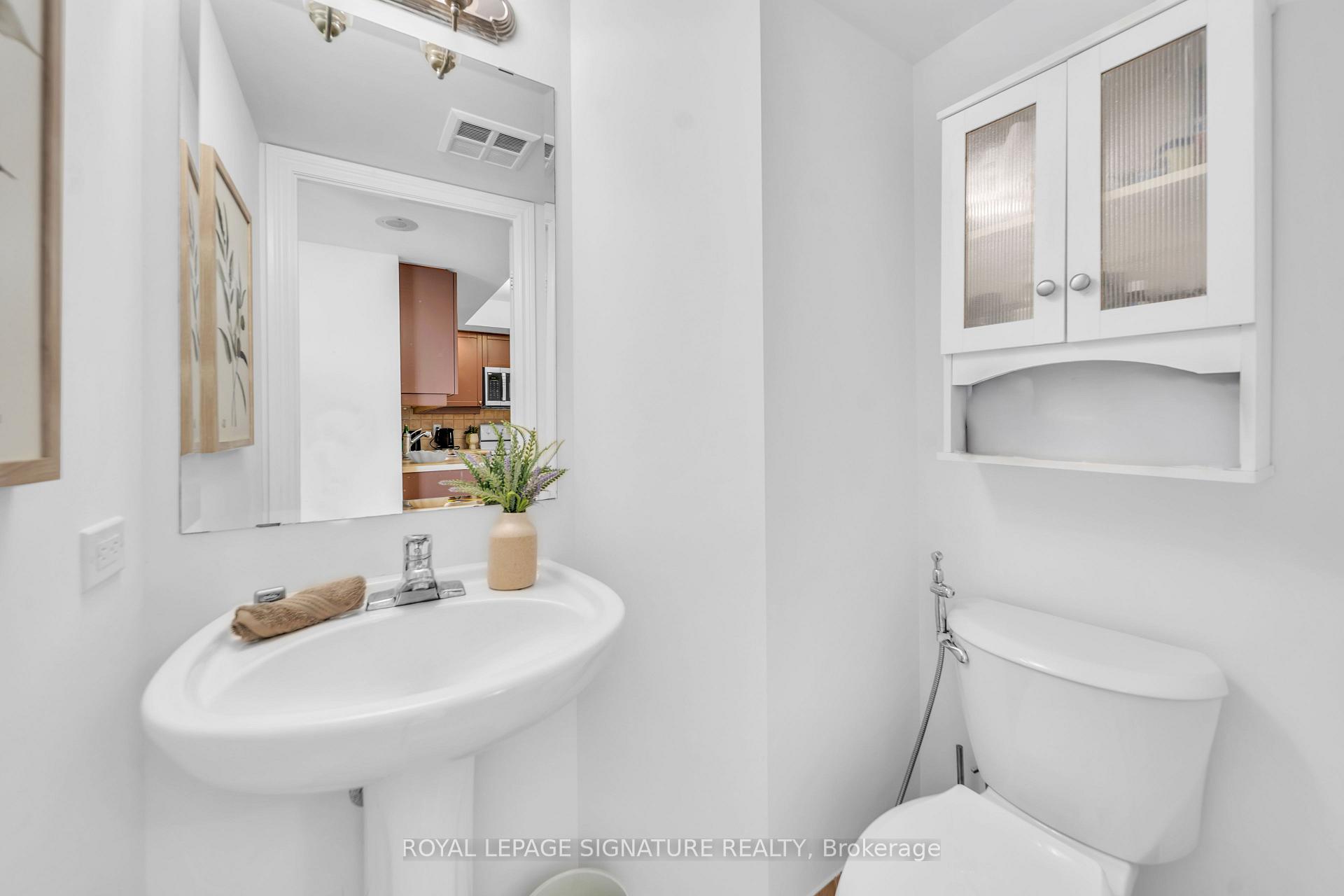 Photo 7 of Unit 2122, 15 Northtown Way, North York, Willowdale East — HOMEH