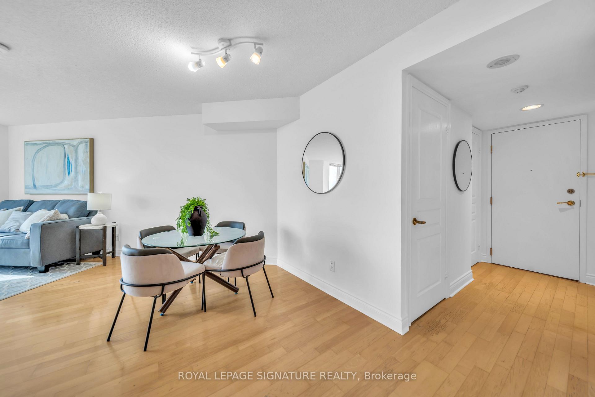 Photo 8 of Unit 2122, 15 Northtown Way, North York, Willowdale East — HOMEH
