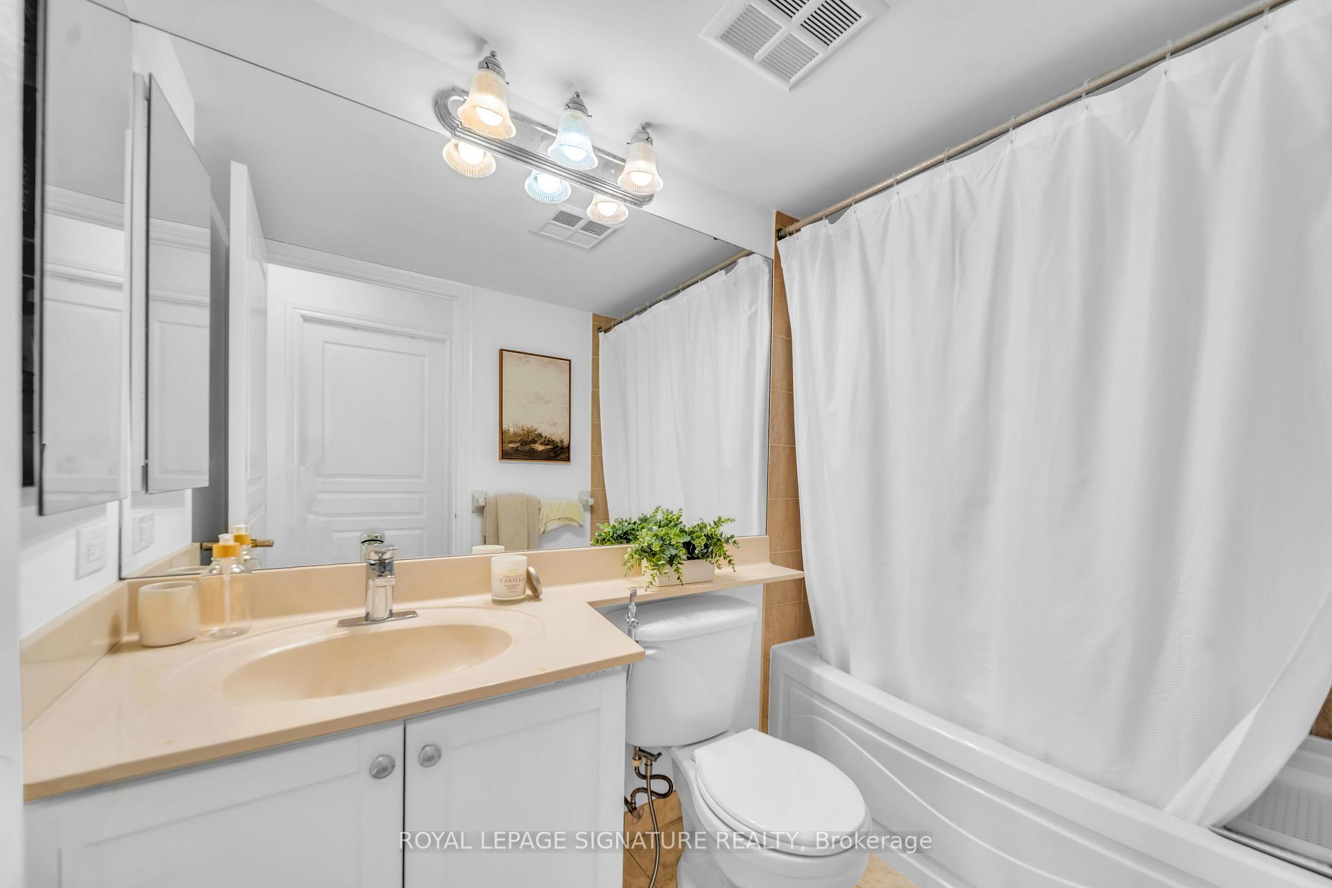 Photo 17 of Unit 2122, 15 Northtown Way, North York, Willowdale East — HOMEH