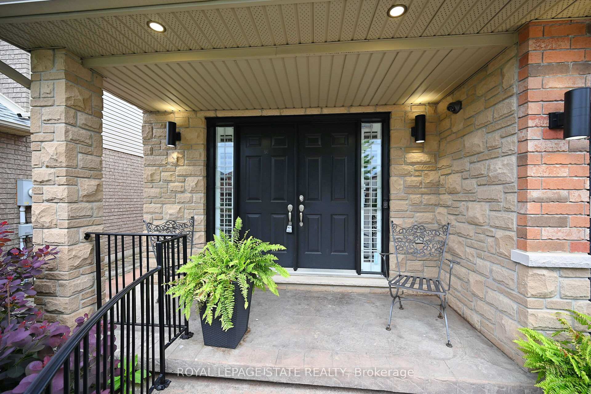 Photo 3 of 43 Wilbur Drive, Hamilton, Binbrook — HOMEH