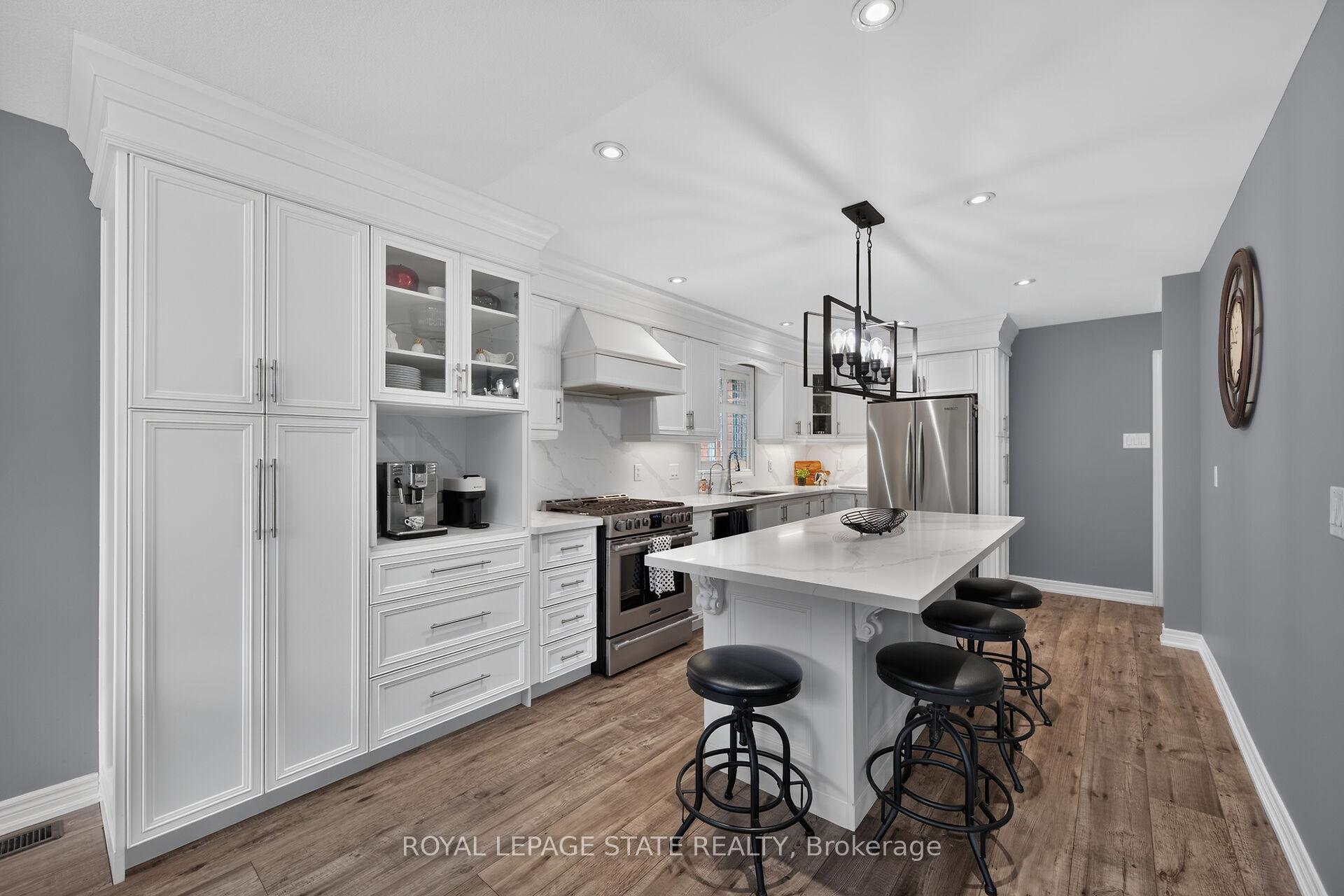 Photo 12 of 43 Wilbur Drive, Hamilton, Binbrook — HOMEH
