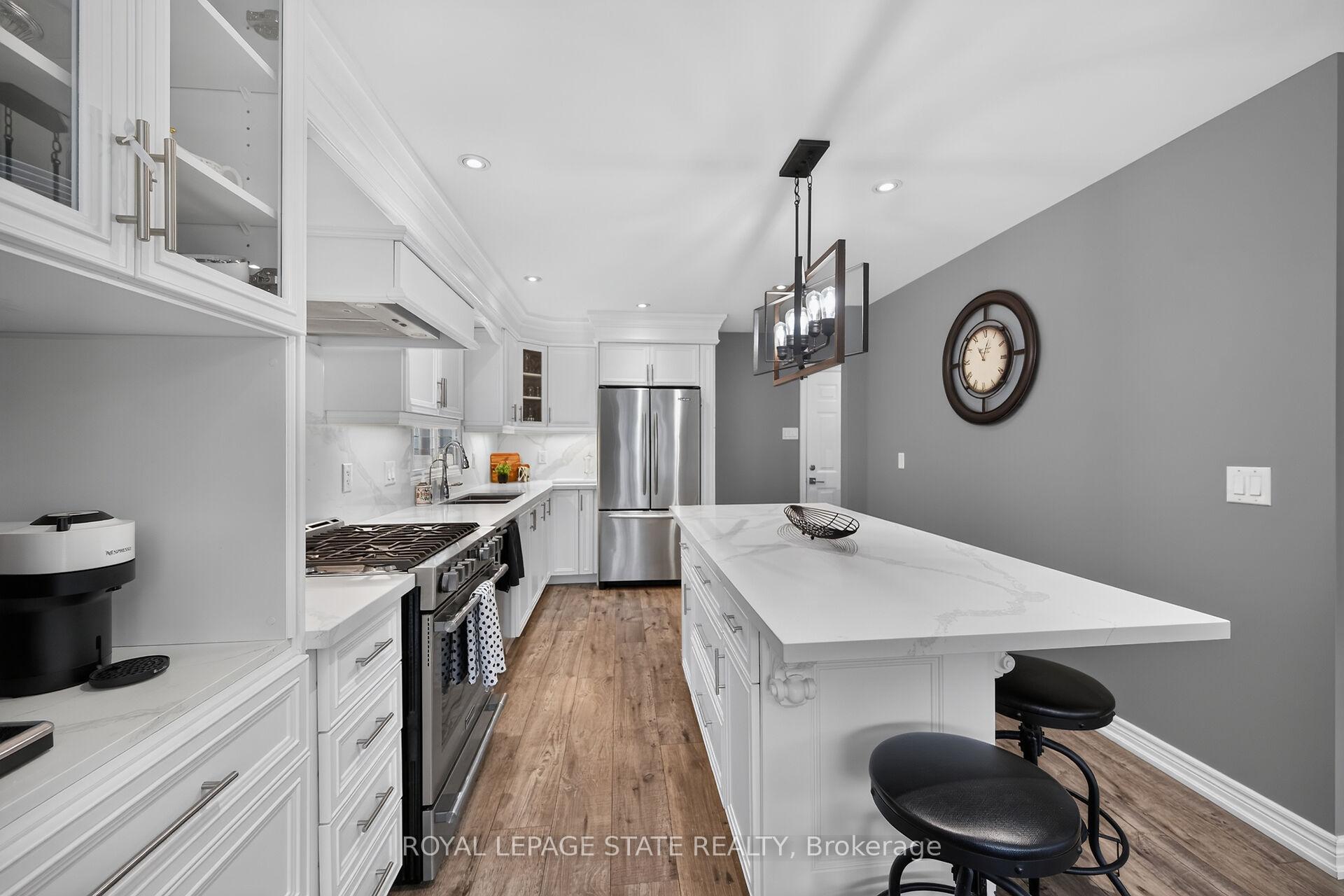 Photo 13 of 43 Wilbur Drive, Hamilton, Binbrook — HOMEH