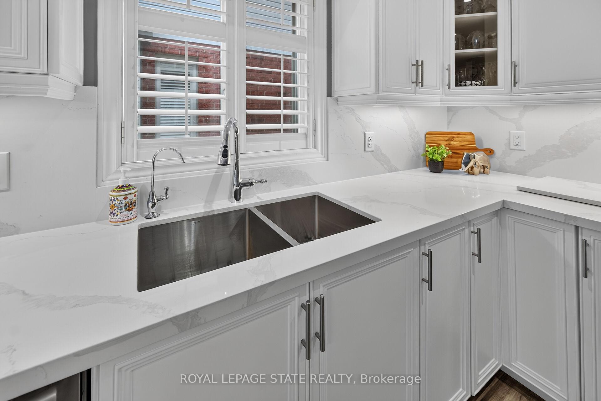 Photo 15 of 43 Wilbur Drive, Hamilton, Binbrook — HOMEH