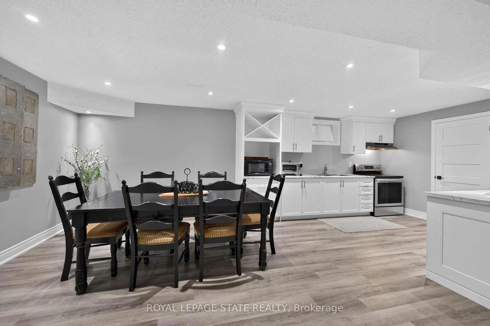 Photo 38 of 43 Wilbur Drive, Hamilton, Binbrook — HOMEH