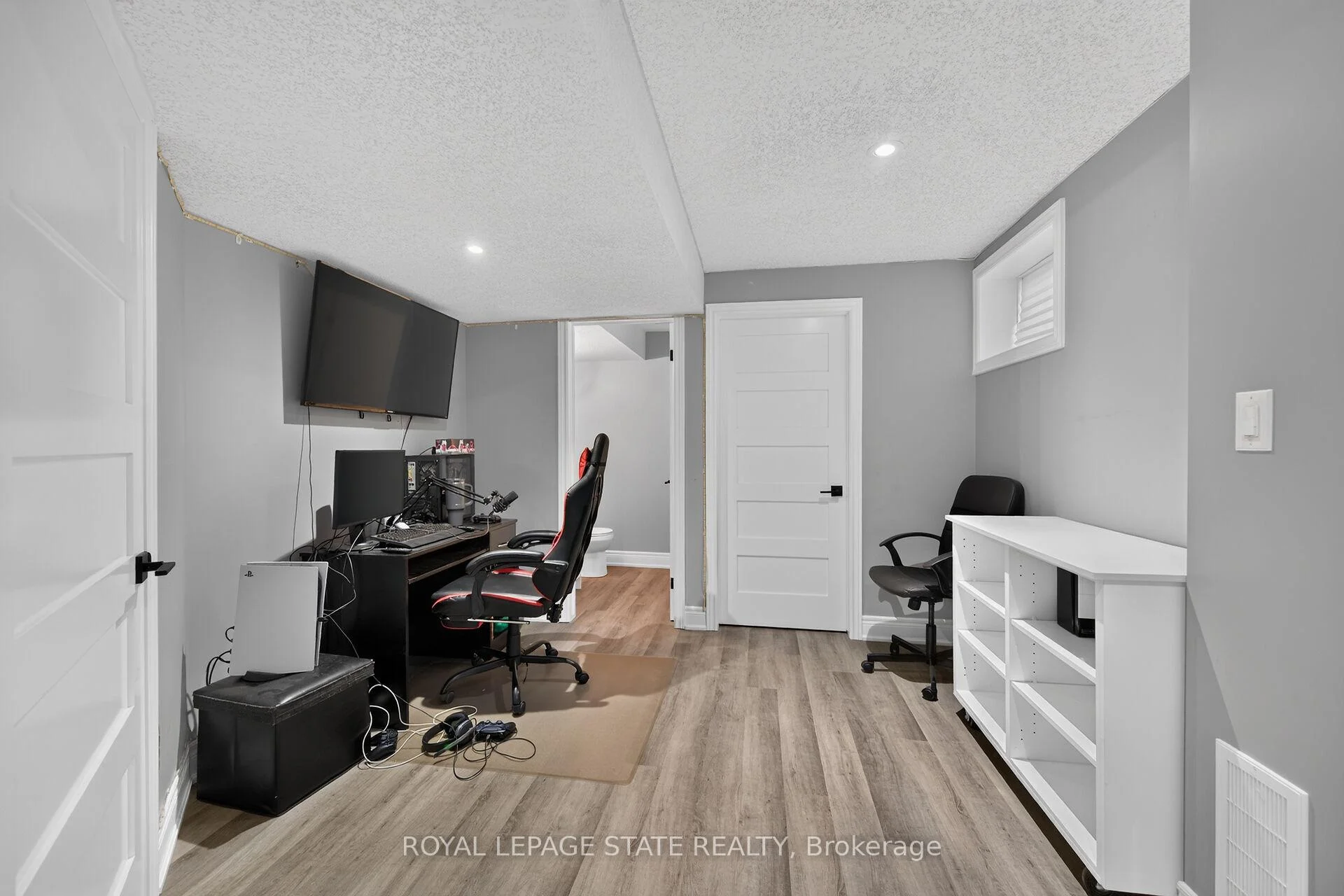 Photo 44 of 43 Wilbur Drive, Hamilton, Binbrook — HOMEH