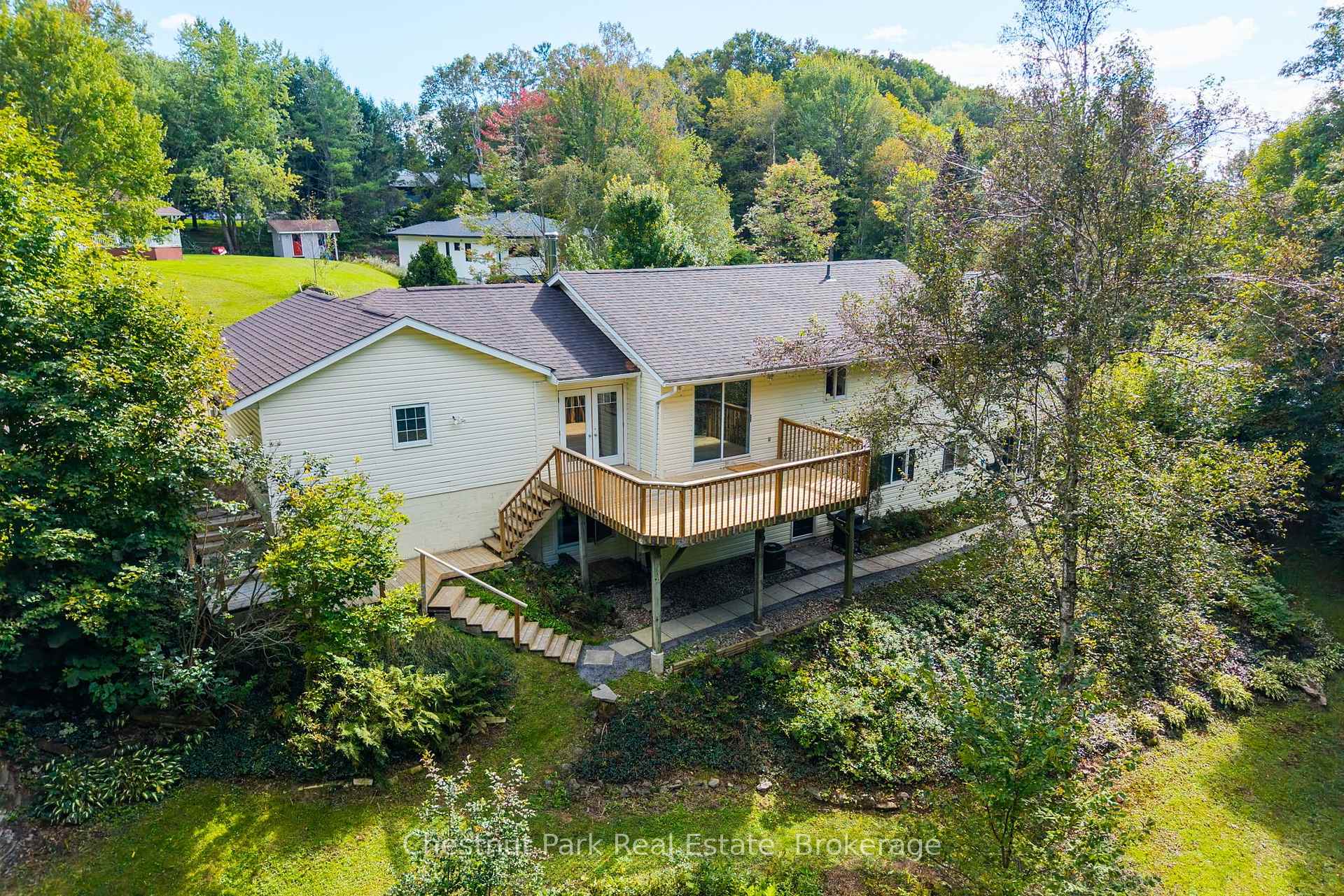 Photo 3 of 34 Glendale Road, Bracebridge, Monck (Bracebridge) — HOMEH