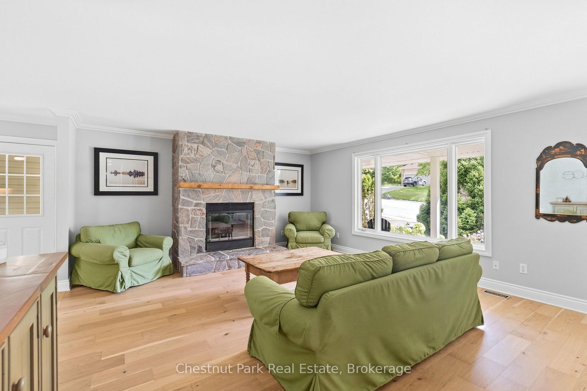 Photo 6 of 34 Glendale Road, Bracebridge, Monck (Bracebridge) — HOMEH