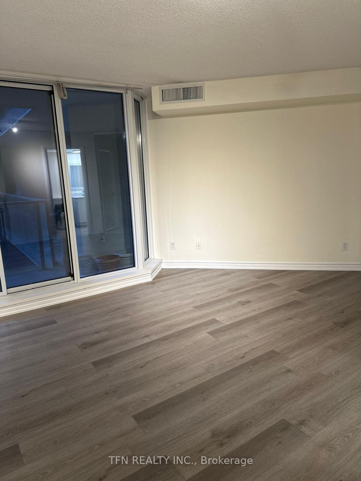 Photo 2 of 111 Elizabeth Street, Toronto, Bay Street Corridor — HOMEH