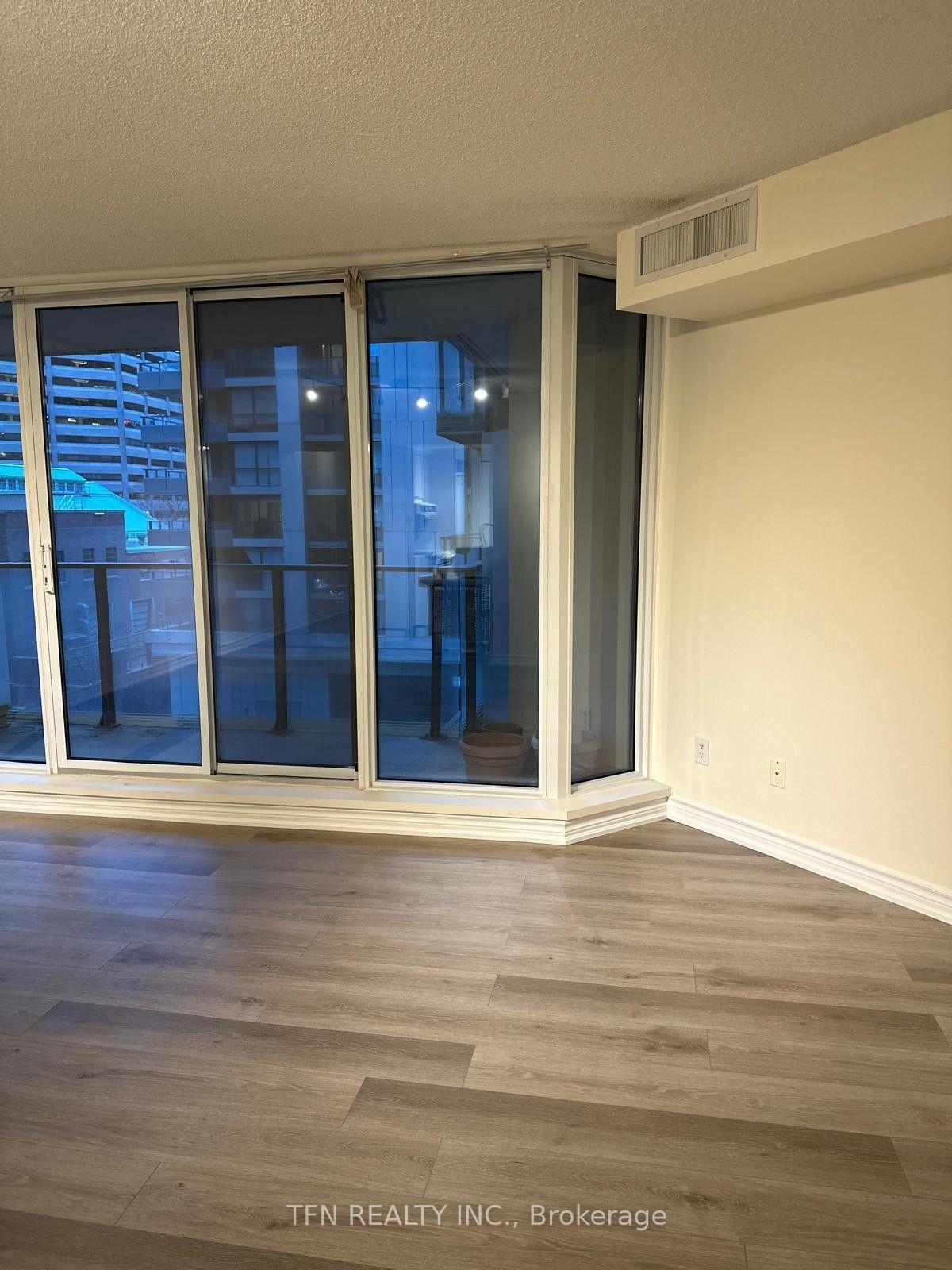 Photo 9 of 111 Elizabeth Street, Toronto, Bay Street Corridor — HOMEH