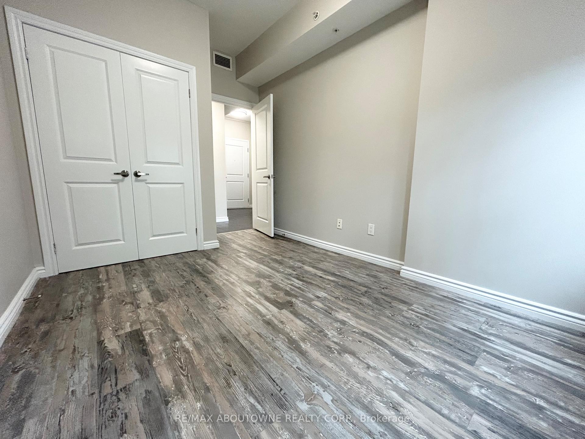 Photo 11 of Unit 102, 5 Rittenhouse Road, Kitchener, Country Hills West — HOMEH
