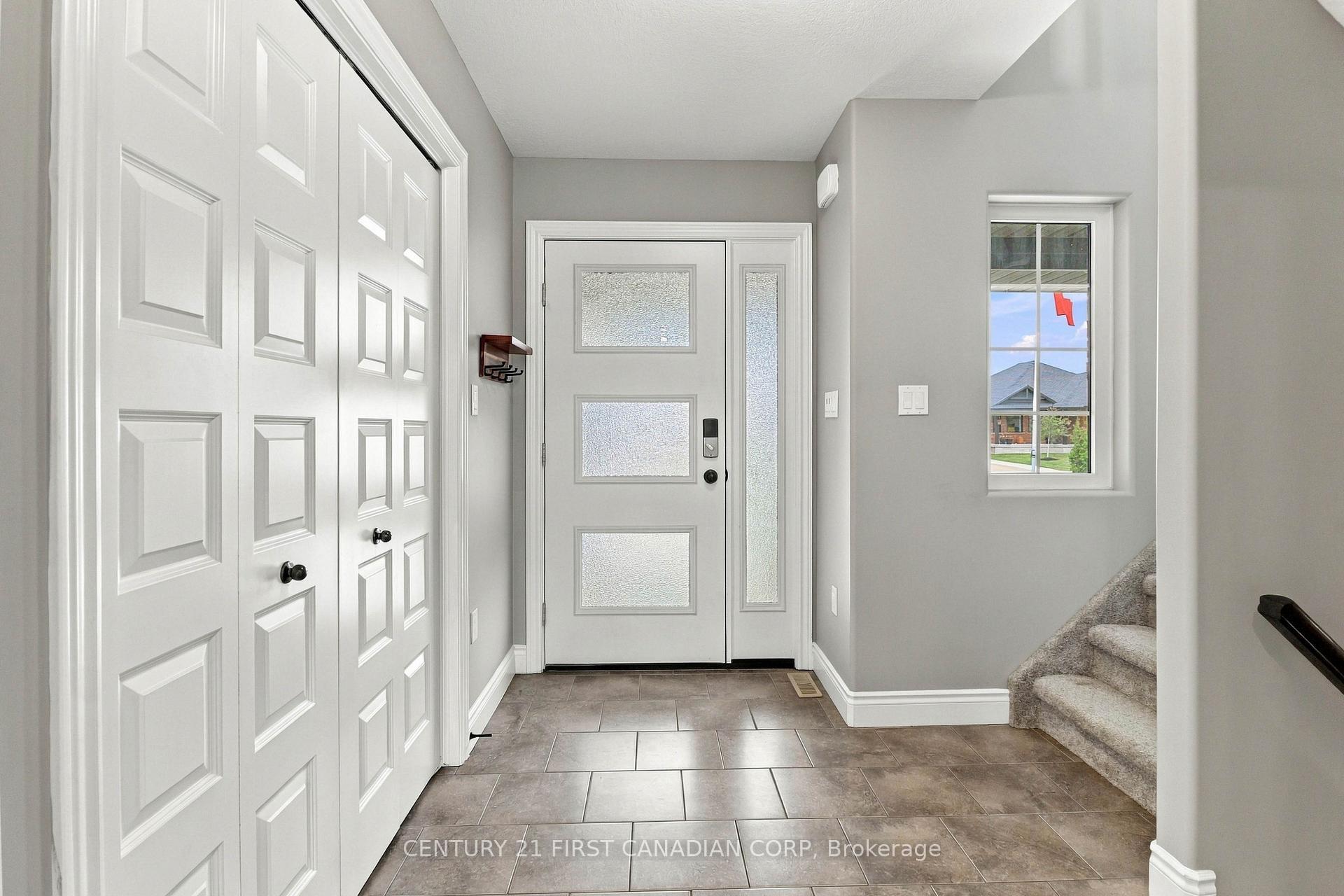 Photo 6 of 12 Glenwood Street, St. Thomas — HOMEH