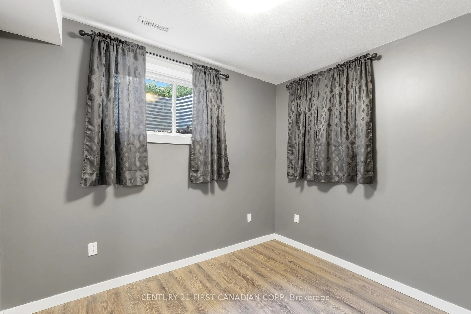 Photo 34 of 12 Glenwood Street, St. Thomas — HOMEH