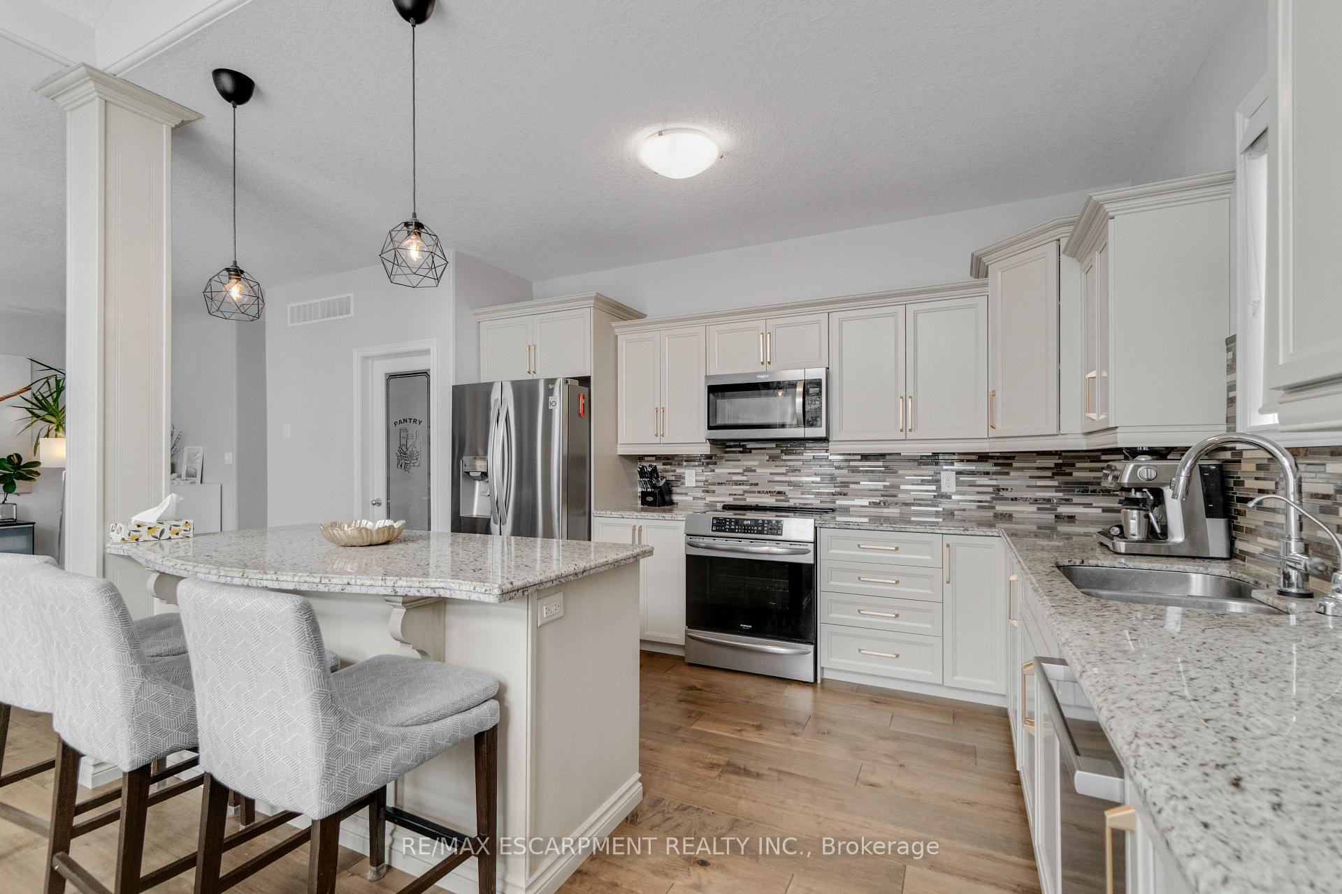 Photo 11 of 83 Frankfurt Street, Kitchener, Trussler — HOMEH