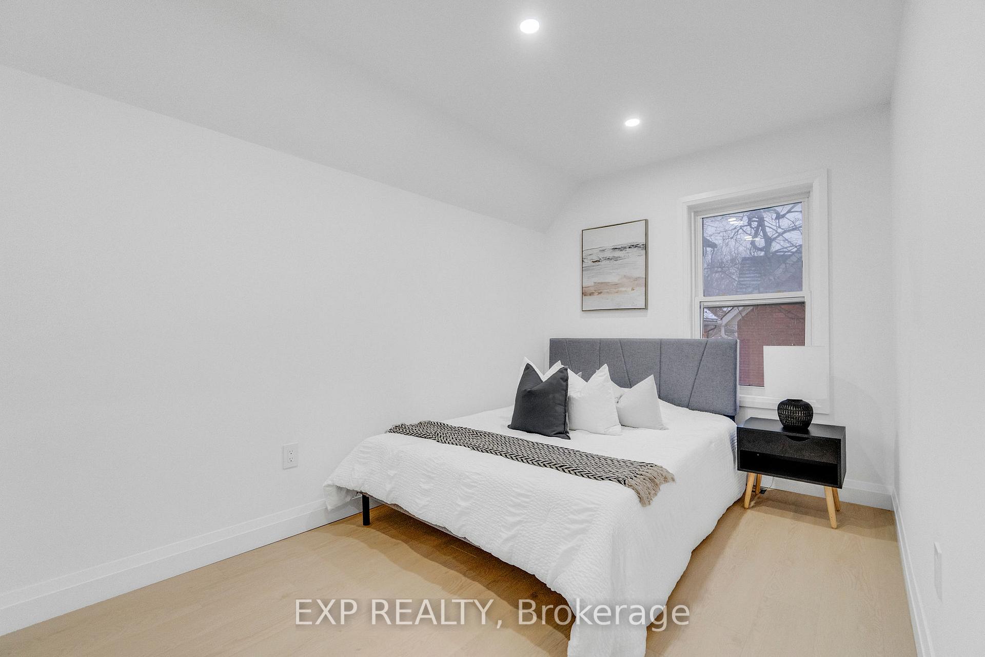 Photo 20 of 64 Lancaster Street E, Kitchener, Civic Centre — HOMEH