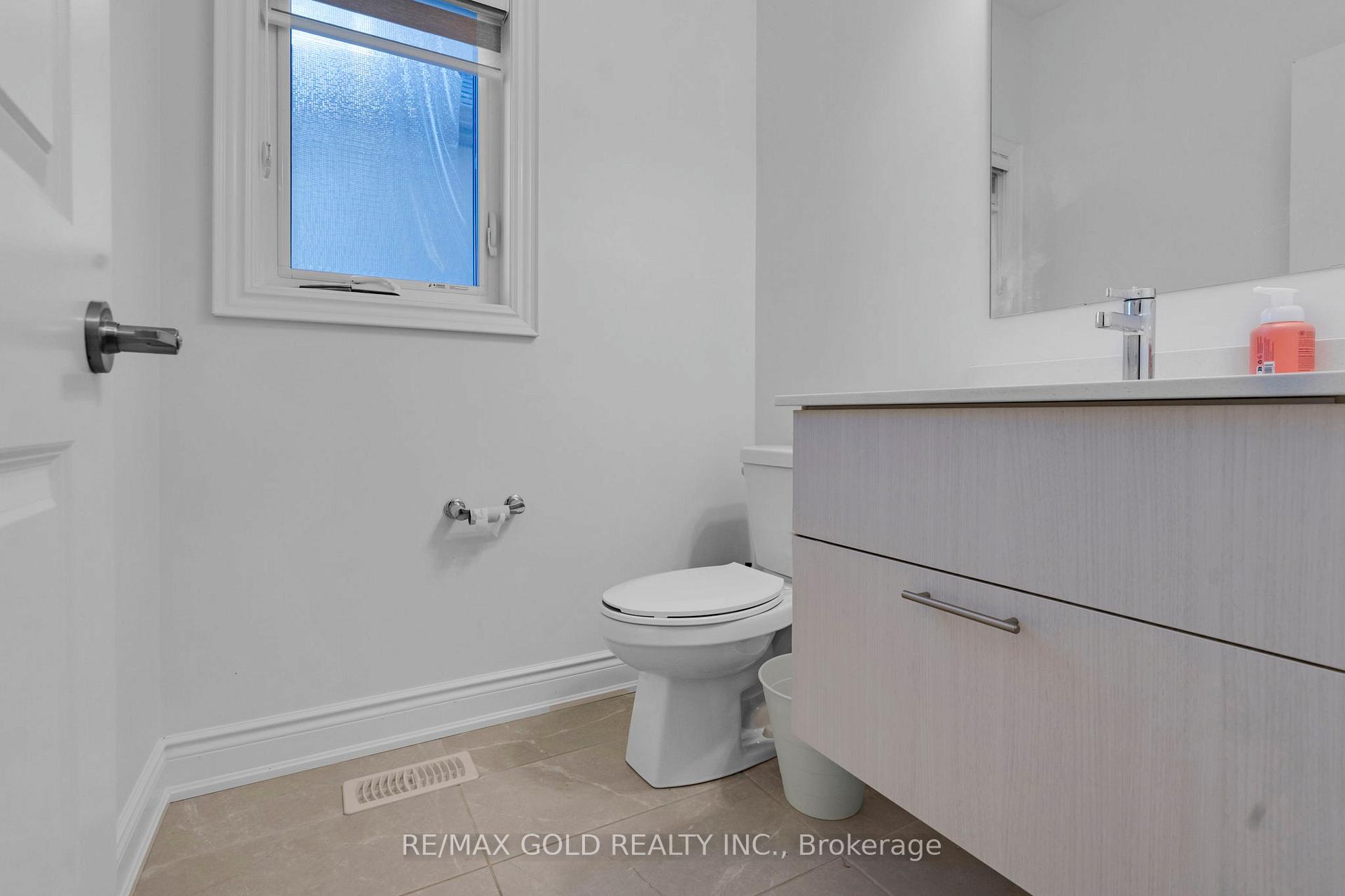 Photo 4 of 23 Bermondsey Way, Brampton, Bram West — HOMEH