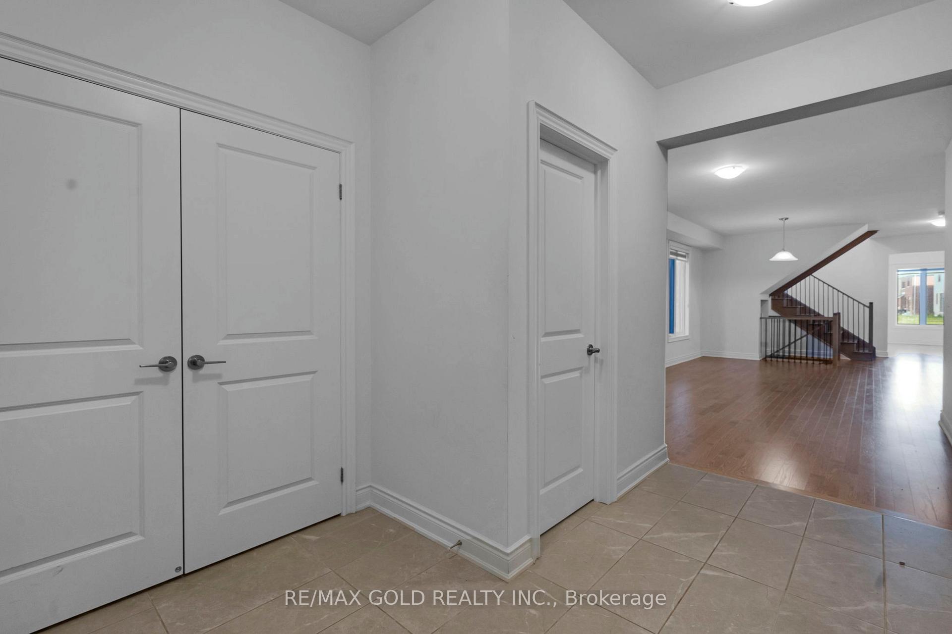 Photo 5 of 23 Bermondsey Way, Brampton, Bram West — HOMEH