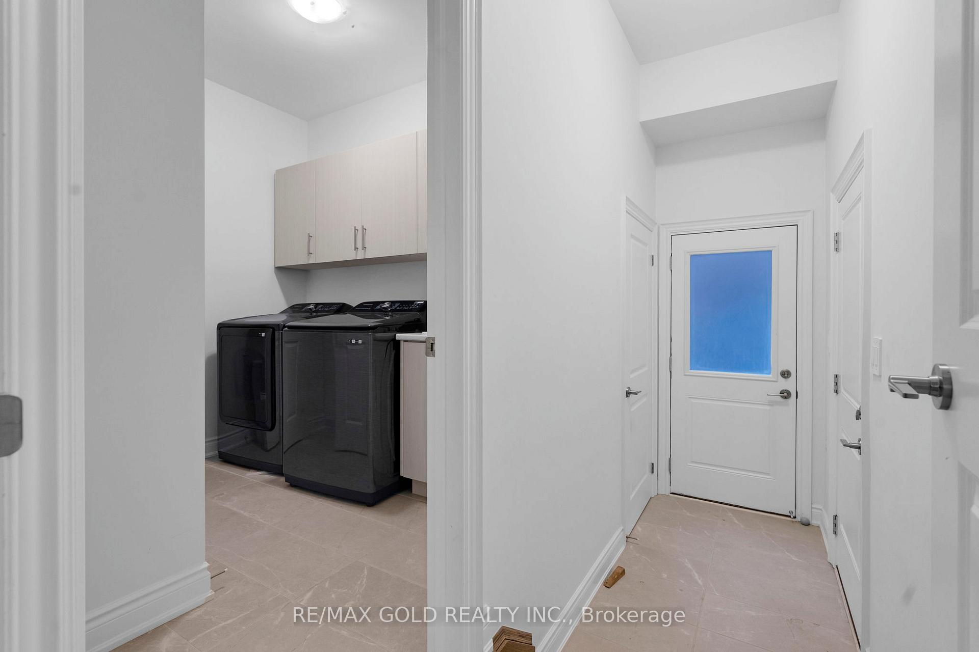 Photo 8 of 23 Bermondsey Way, Brampton, Bram West — HOMEH