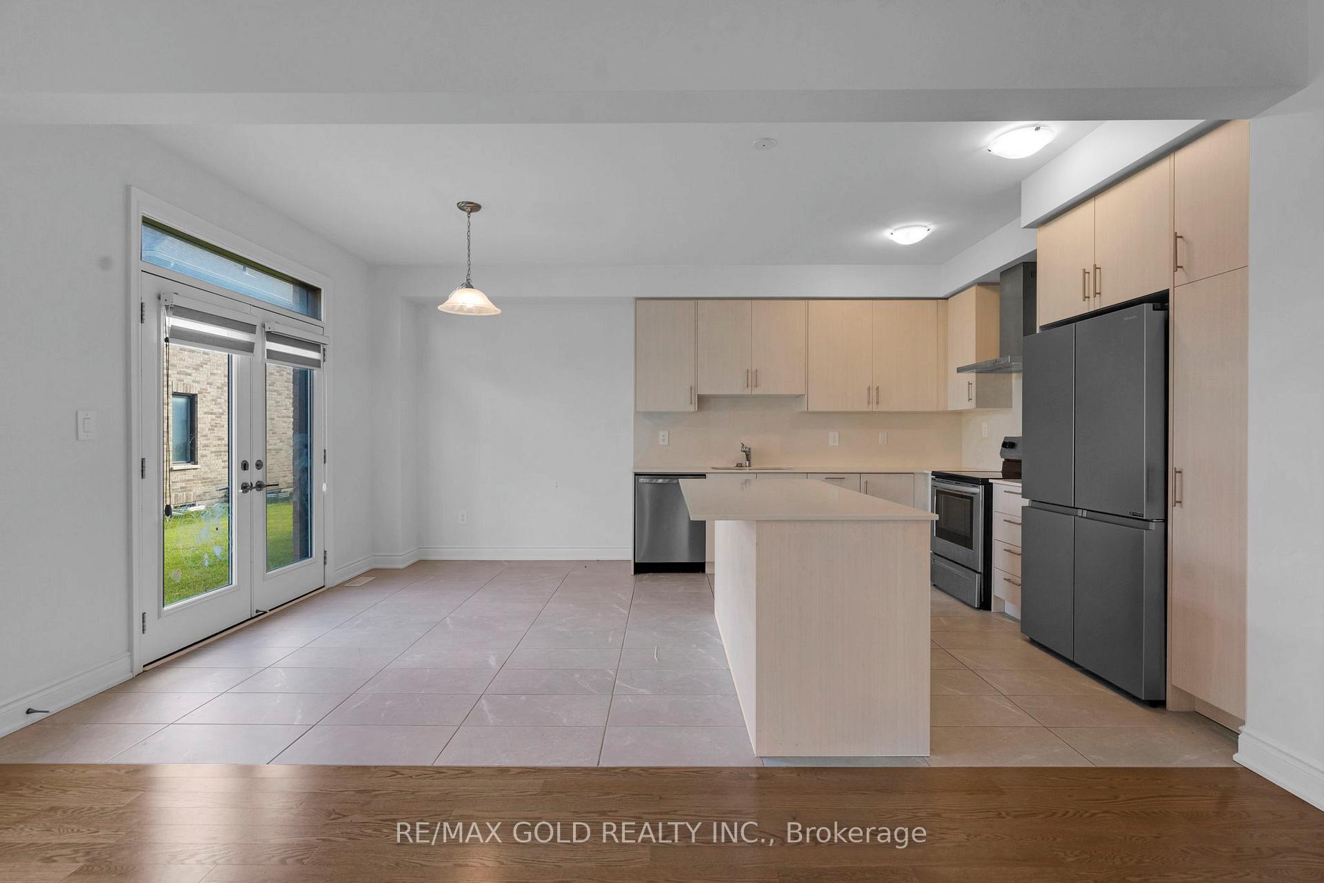 Photo 13 of 23 Bermondsey Way, Brampton, Bram West — HOMEH