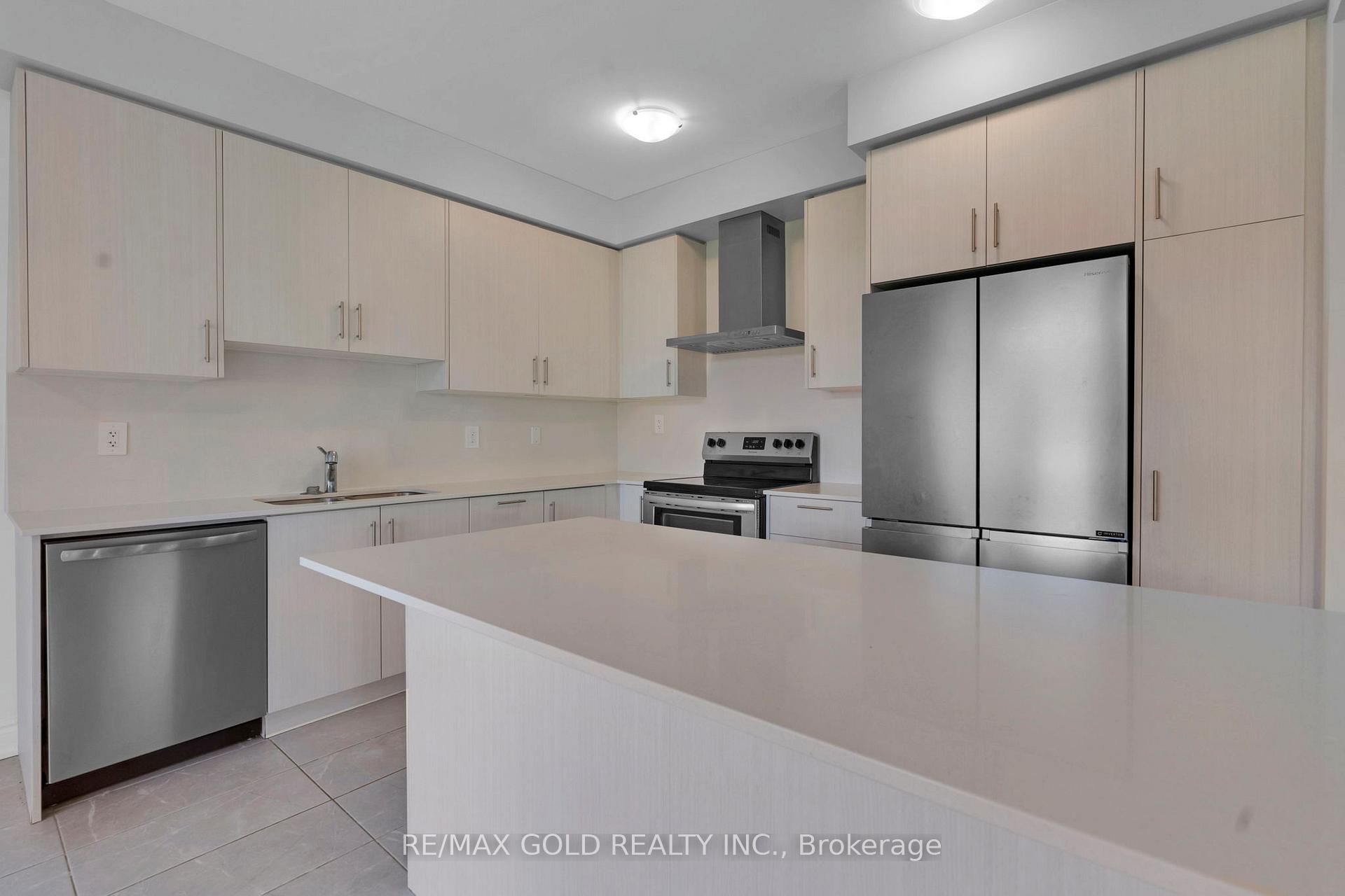Photo 15 of 23 Bermondsey Way, Brampton, Bram West — HOMEH