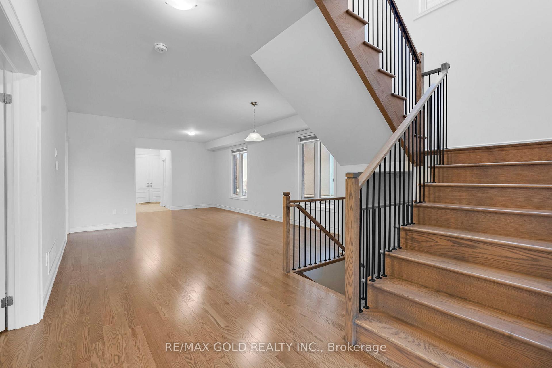 Photo 19 of 23 Bermondsey Way, Brampton, Bram West — HOMEH