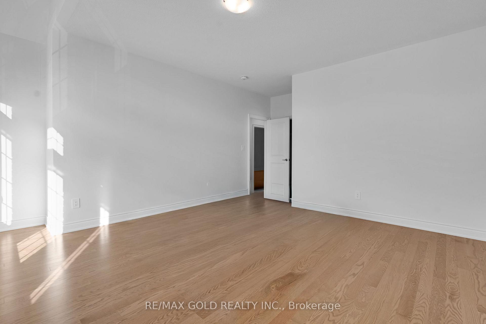 Photo 37 of 23 Bermondsey Way, Brampton, Bram West — HOMEH