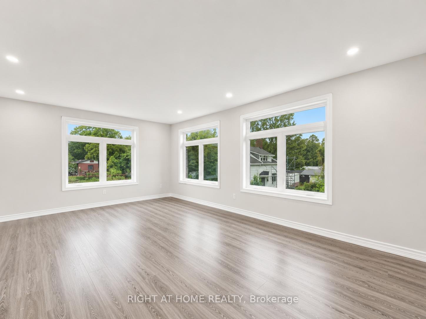 Photo 13 of 637 Simcoe Street, Brock, Beaverton — HOMEH