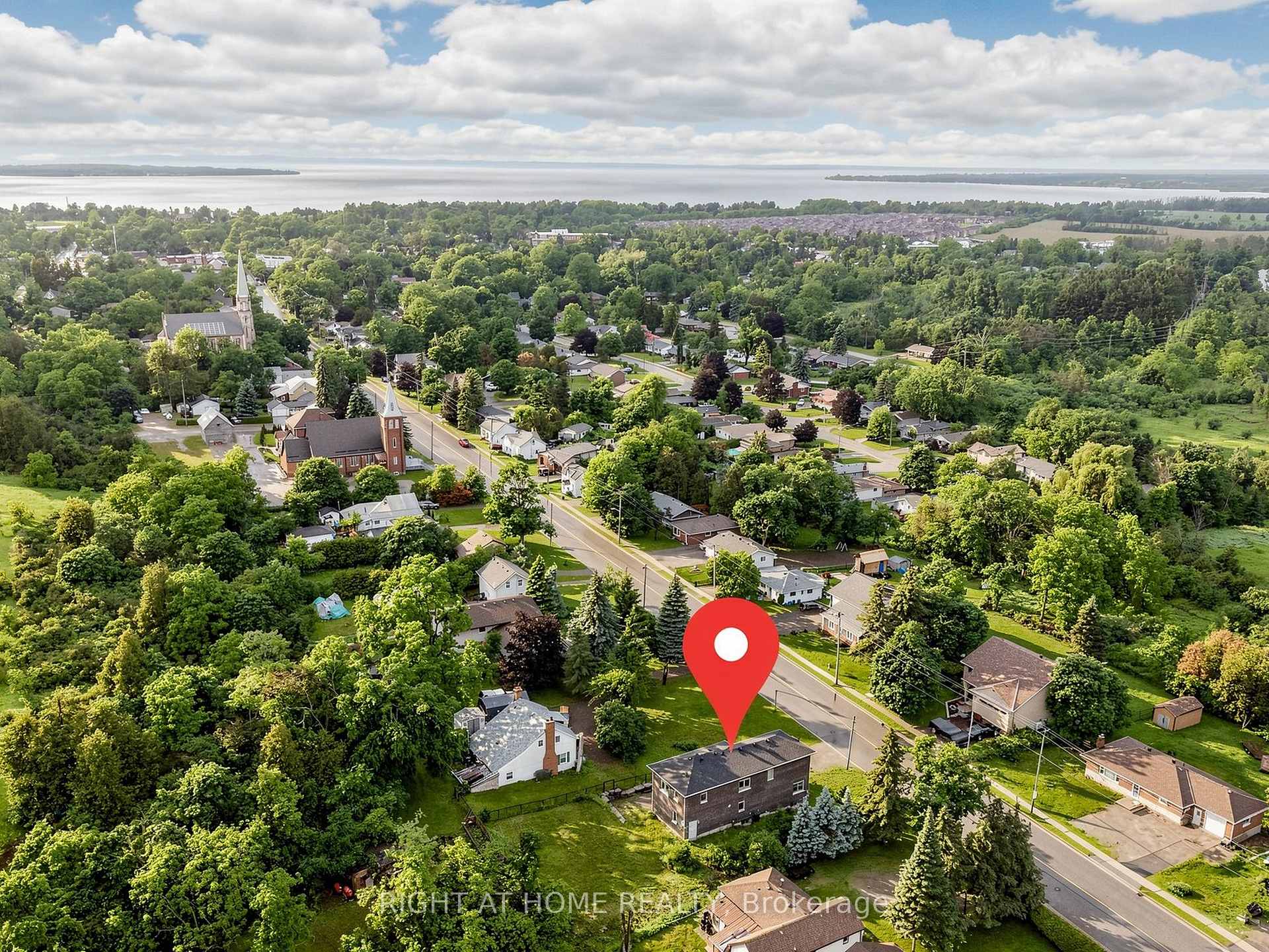 Photo 15 of 637 Simcoe Street, Brock, Beaverton — HOMEH